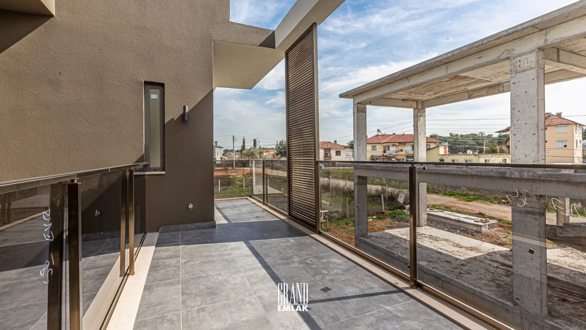 DÖŞEMEALTI SATILIK MÜSTAKİL HAVUZLU 4+1 VİLLA (18)