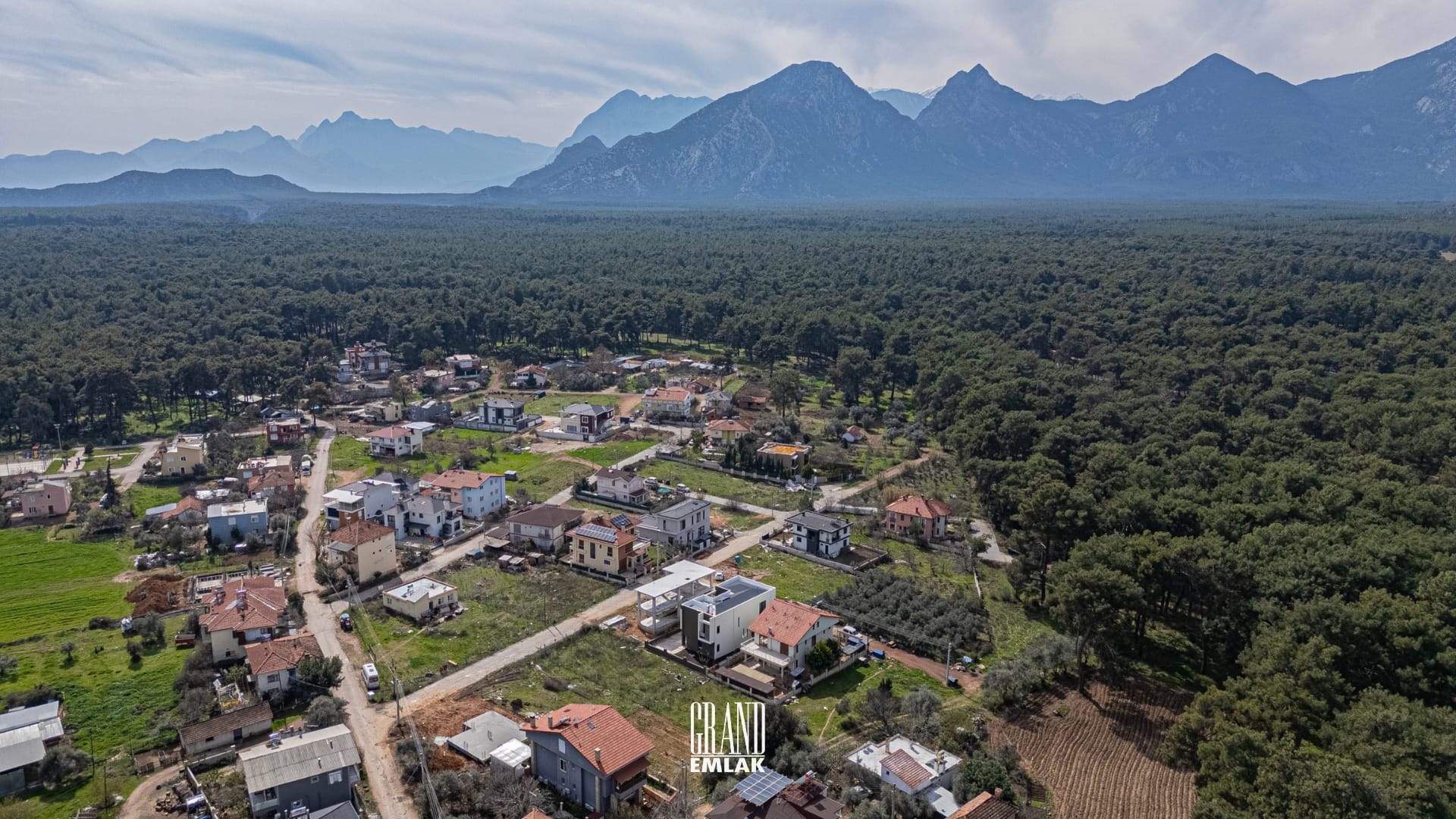 DÖŞEMEALTI SATILIK MÜSTAKİL HAVUZLU 4+1 VİLLA (2)