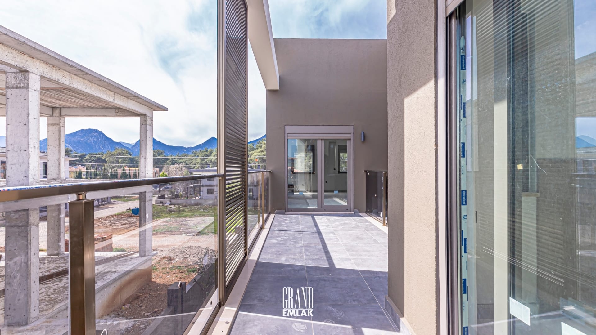 DÖŞEMEALTI SATILIK MÜSTAKİL HAVUZLU 4+1 VİLLA (20)