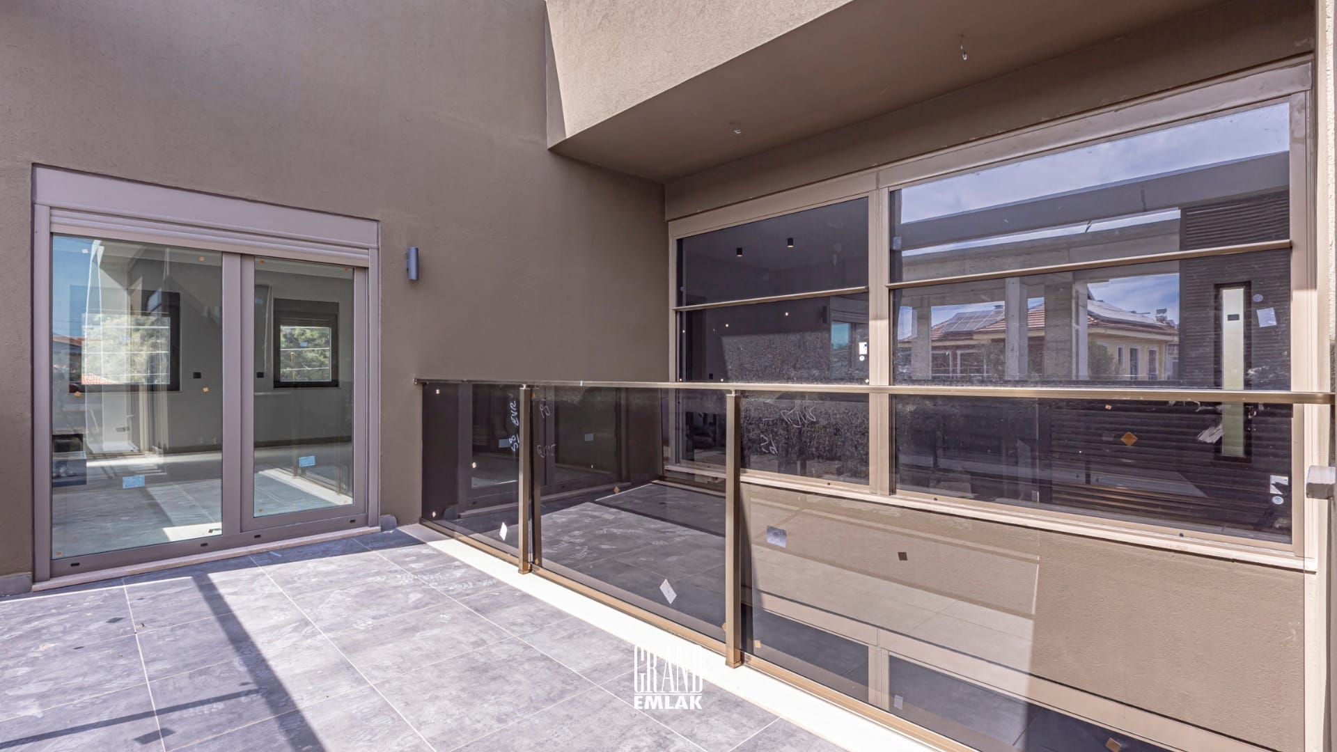 DÖŞEMEALTI SATILIK MÜSTAKİL HAVUZLU 4+1 VİLLA (21)