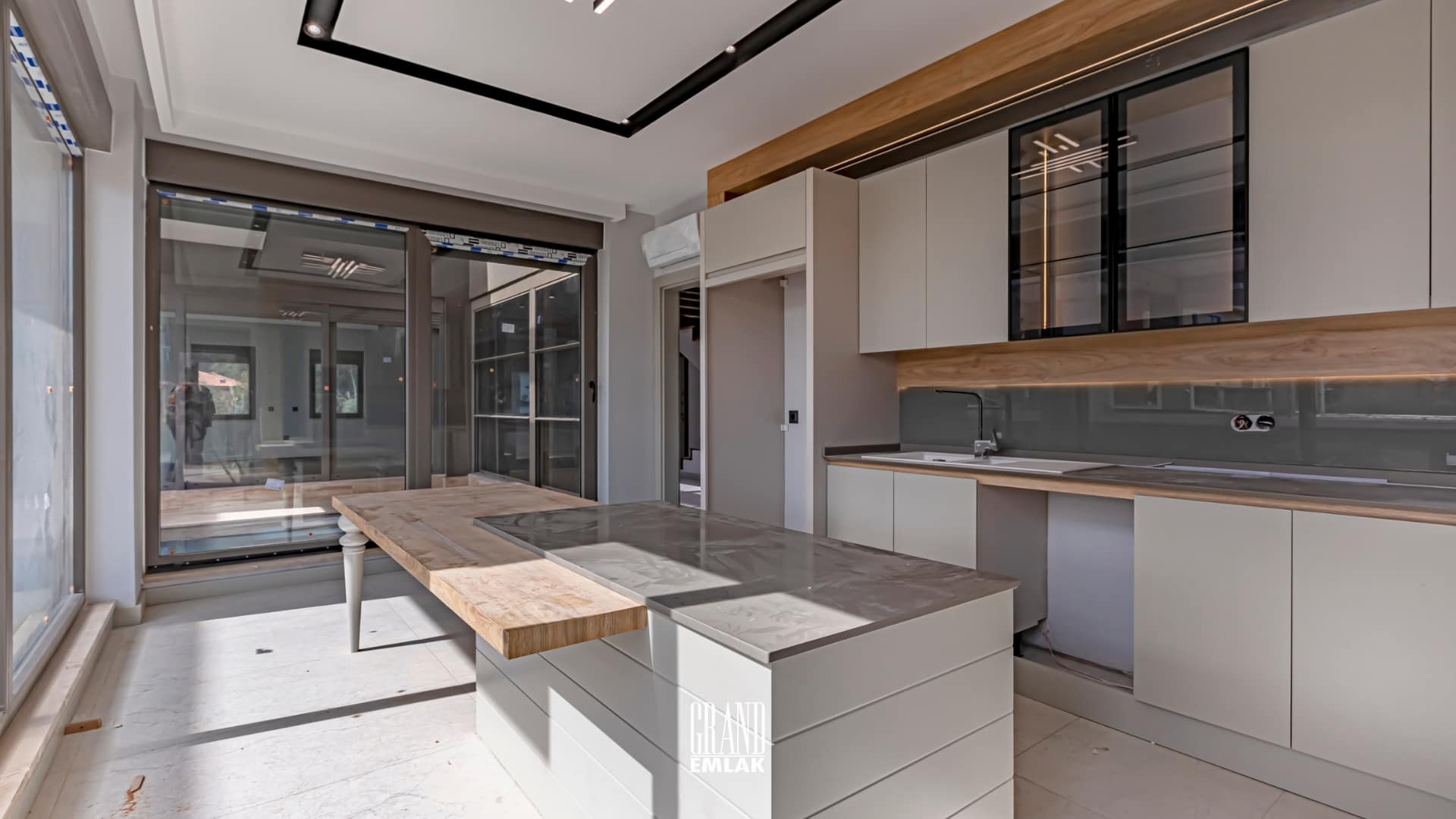 DÖŞEMEALTI SATILIK MÜSTAKİL HAVUZLU 4+1 VİLLA (29)