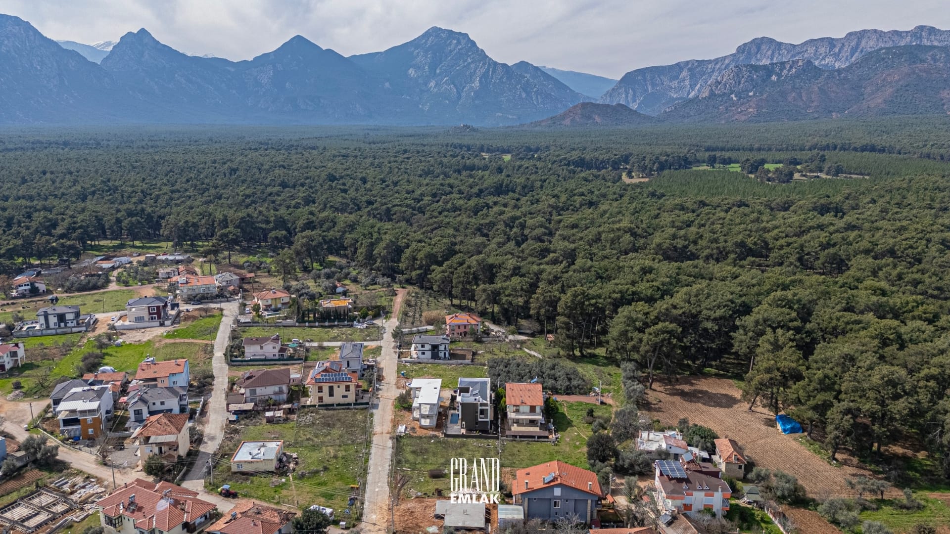 DÖŞEMEALTI SATILIK MÜSTAKİL HAVUZLU 4+1 VİLLA (3)