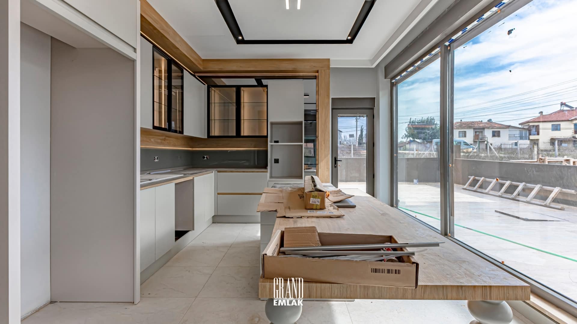 DÖŞEMEALTI SATILIK MÜSTAKİL HAVUZLU 4+1 VİLLA (33)