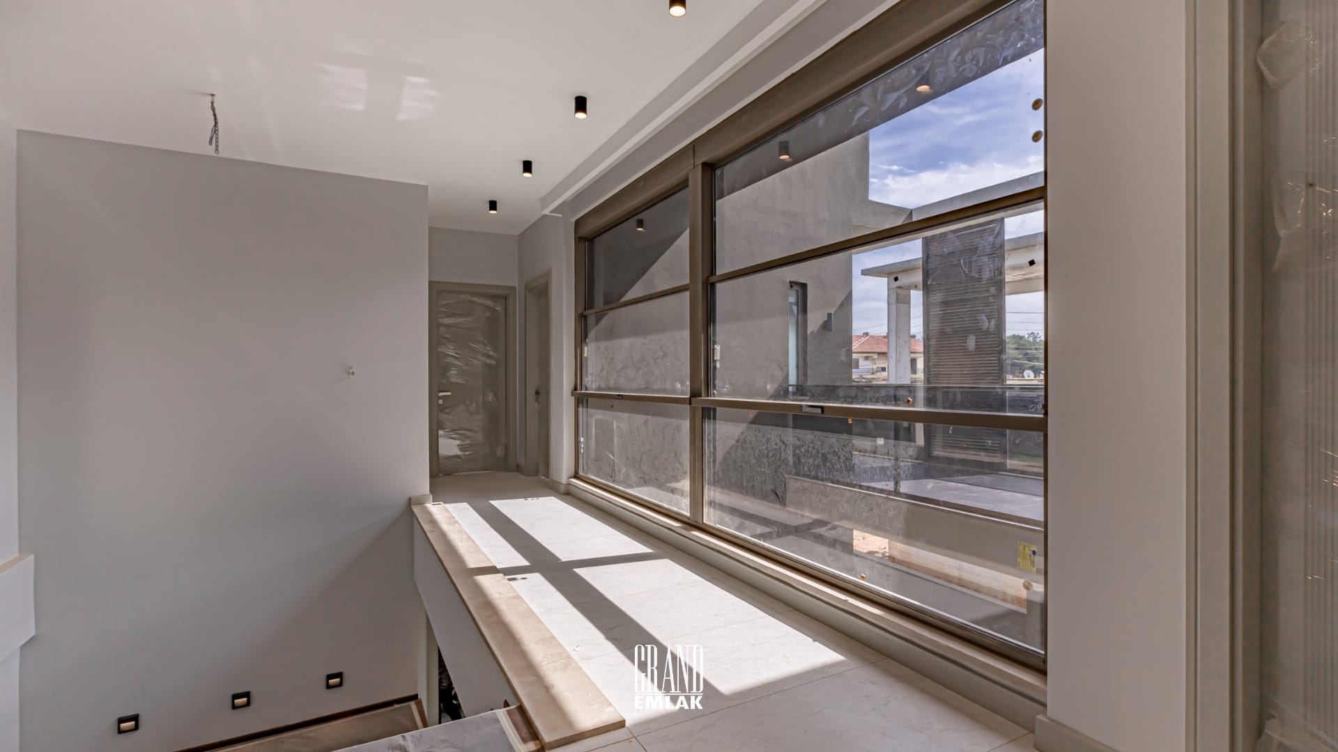 DÖŞEMEALTI SATILIK MÜSTAKİL HAVUZLU 4+1 VİLLA (43)