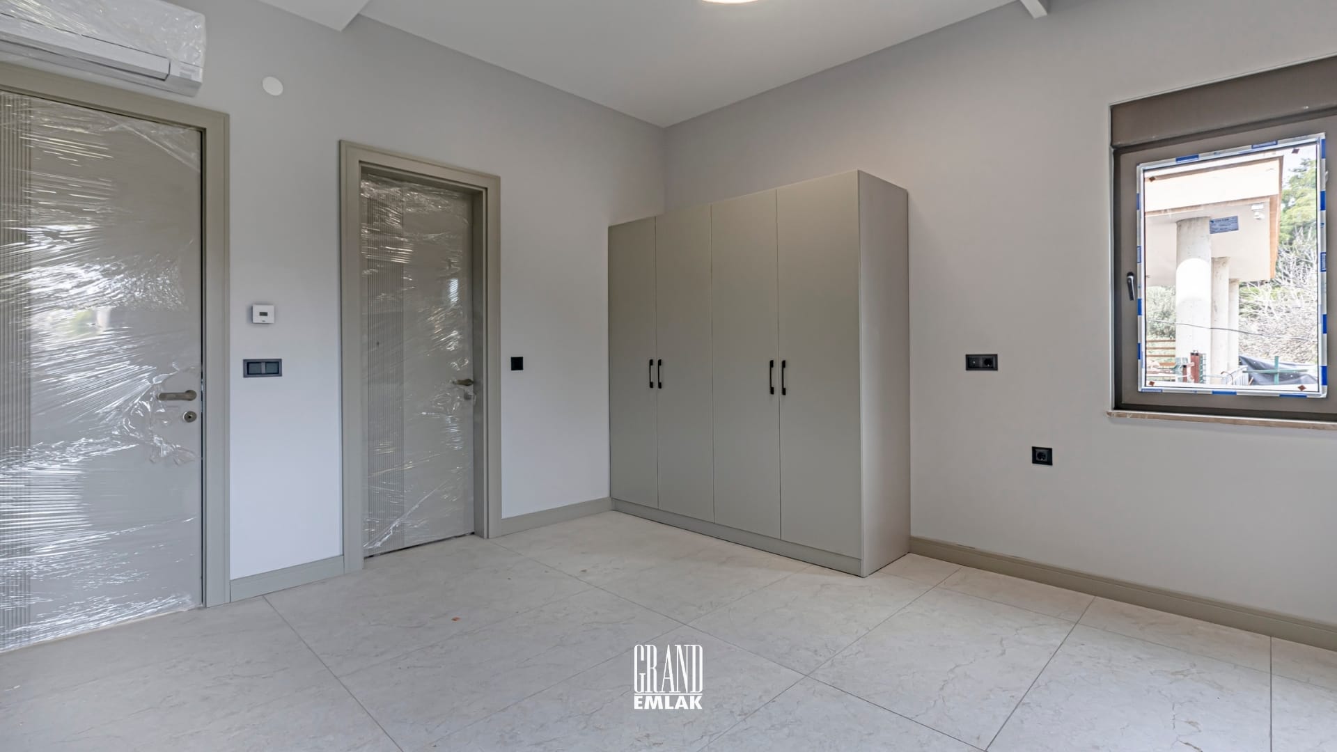 DÖŞEMEALTI SATILIK MÜSTAKİL HAVUZLU 4+1 VİLLA (44)