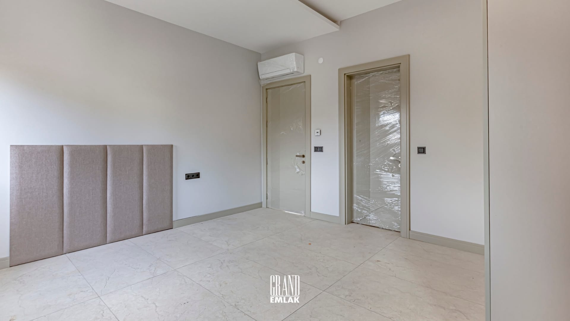 DÖŞEMEALTI SATILIK MÜSTAKİL HAVUZLU 4+1 VİLLA (45)