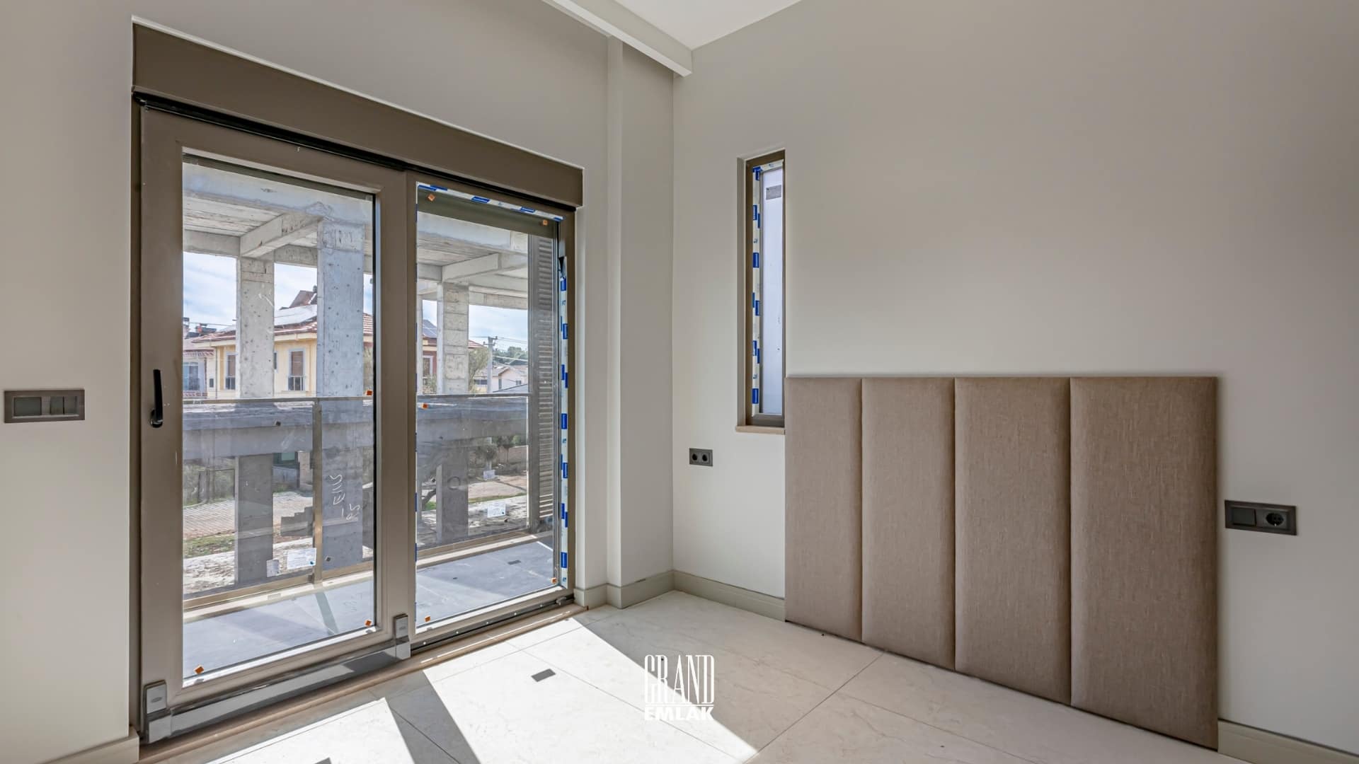 DÖŞEMEALTI SATILIK MÜSTAKİL HAVUZLU 4+1 VİLLA (47)