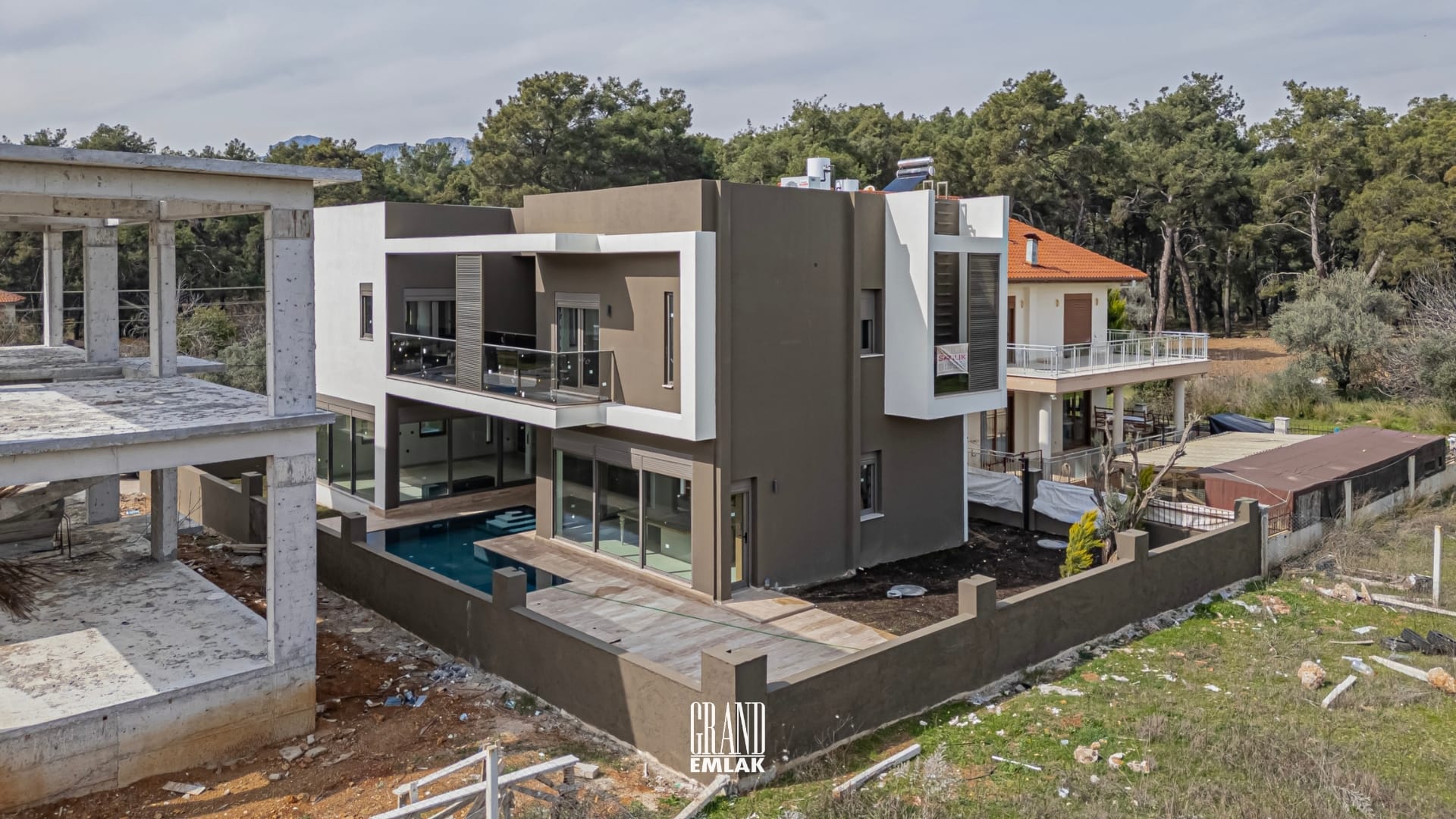 DÖŞEMEALTI SATILIK MÜSTAKİL HAVUZLU 4+1 VİLLA (5)