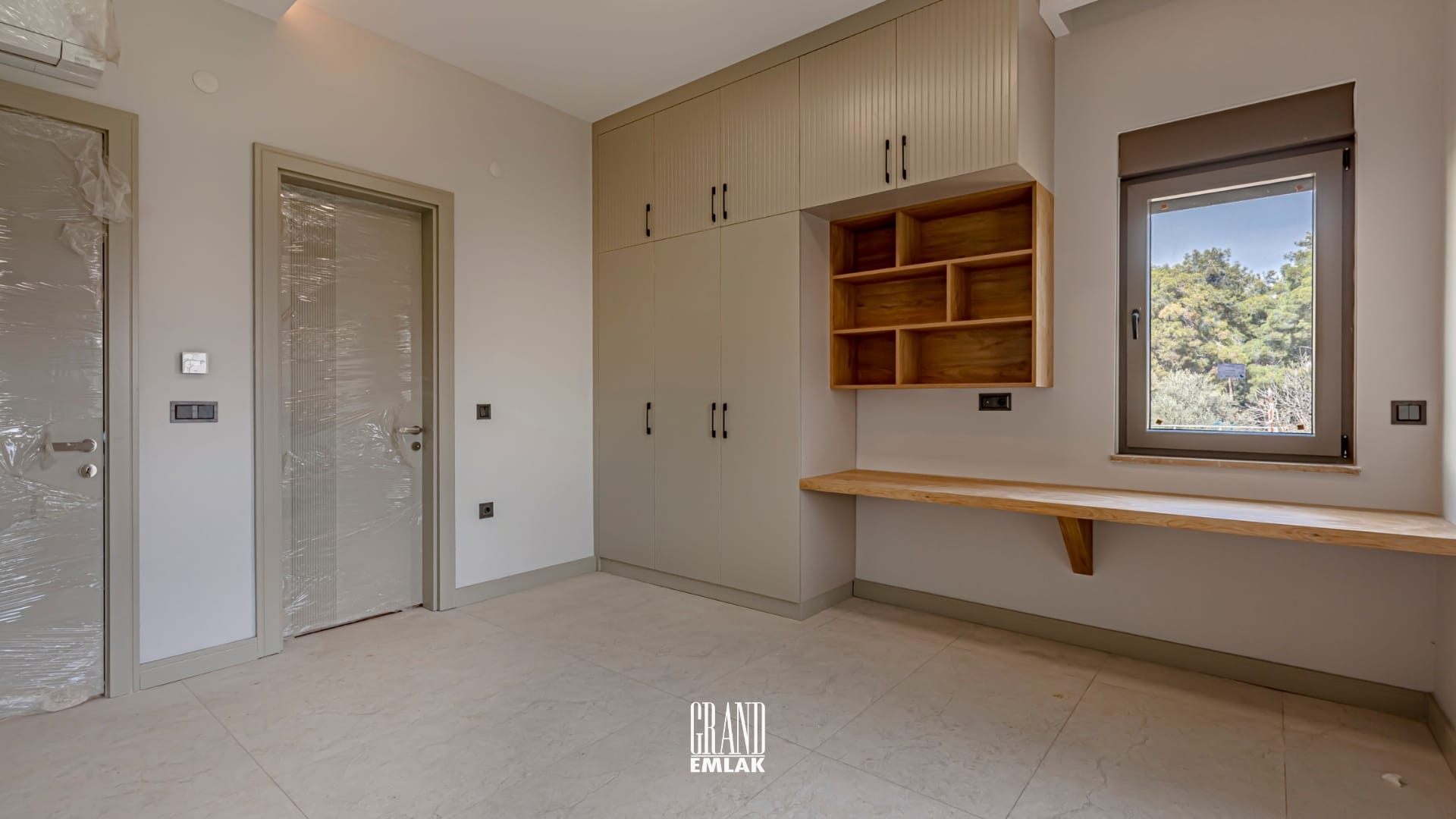 DÖŞEMEALTI SATILIK MÜSTAKİL HAVUZLU 4+1 VİLLA (52)