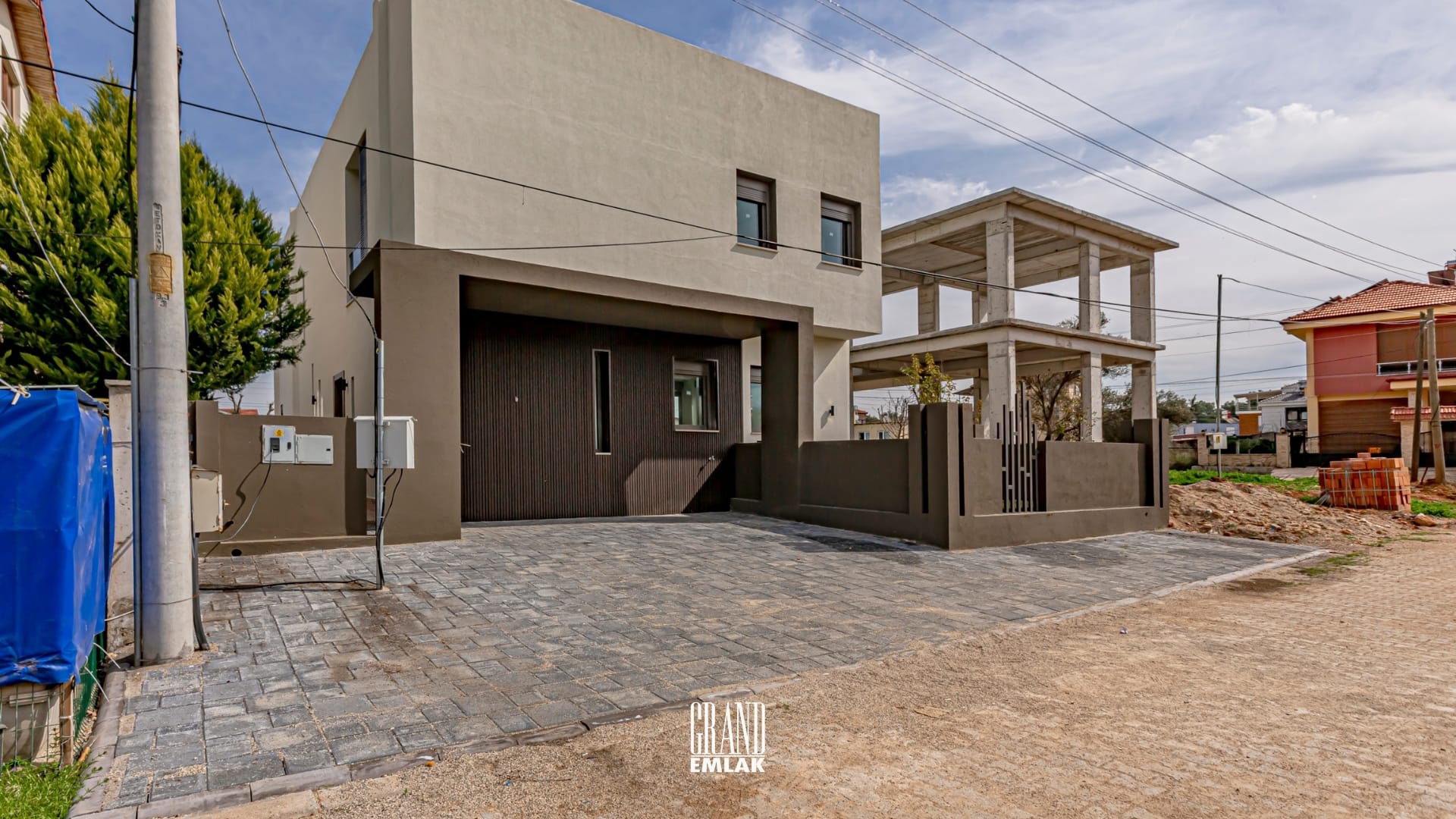 DÖŞEMEALTI SATILIK MÜSTAKİL HAVUZLU 4+1 VİLLA (9)