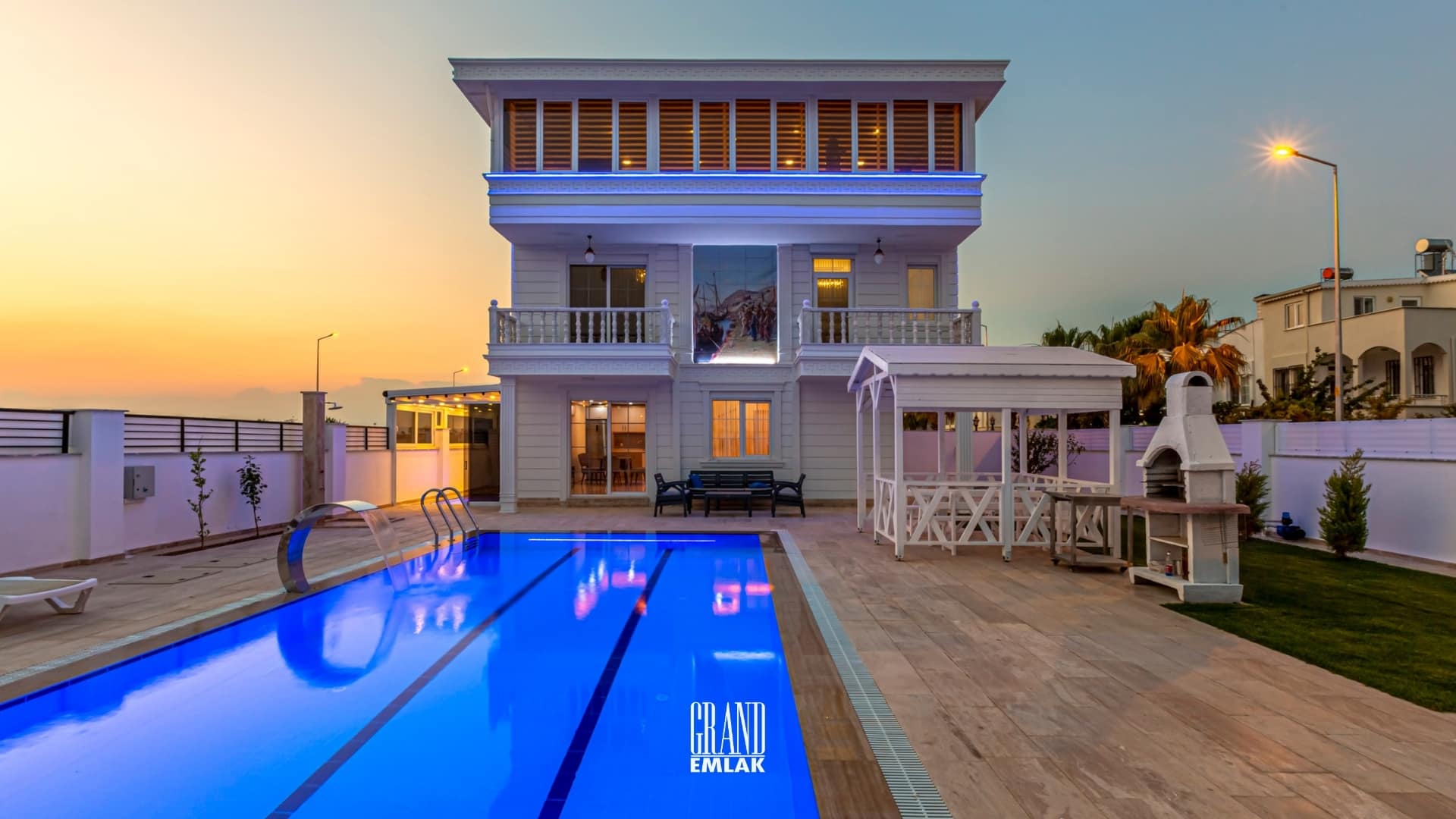 Kadriye’de Müstakil Havuzlu Ultra Lüks 5+1 Kiralık Villa (1)