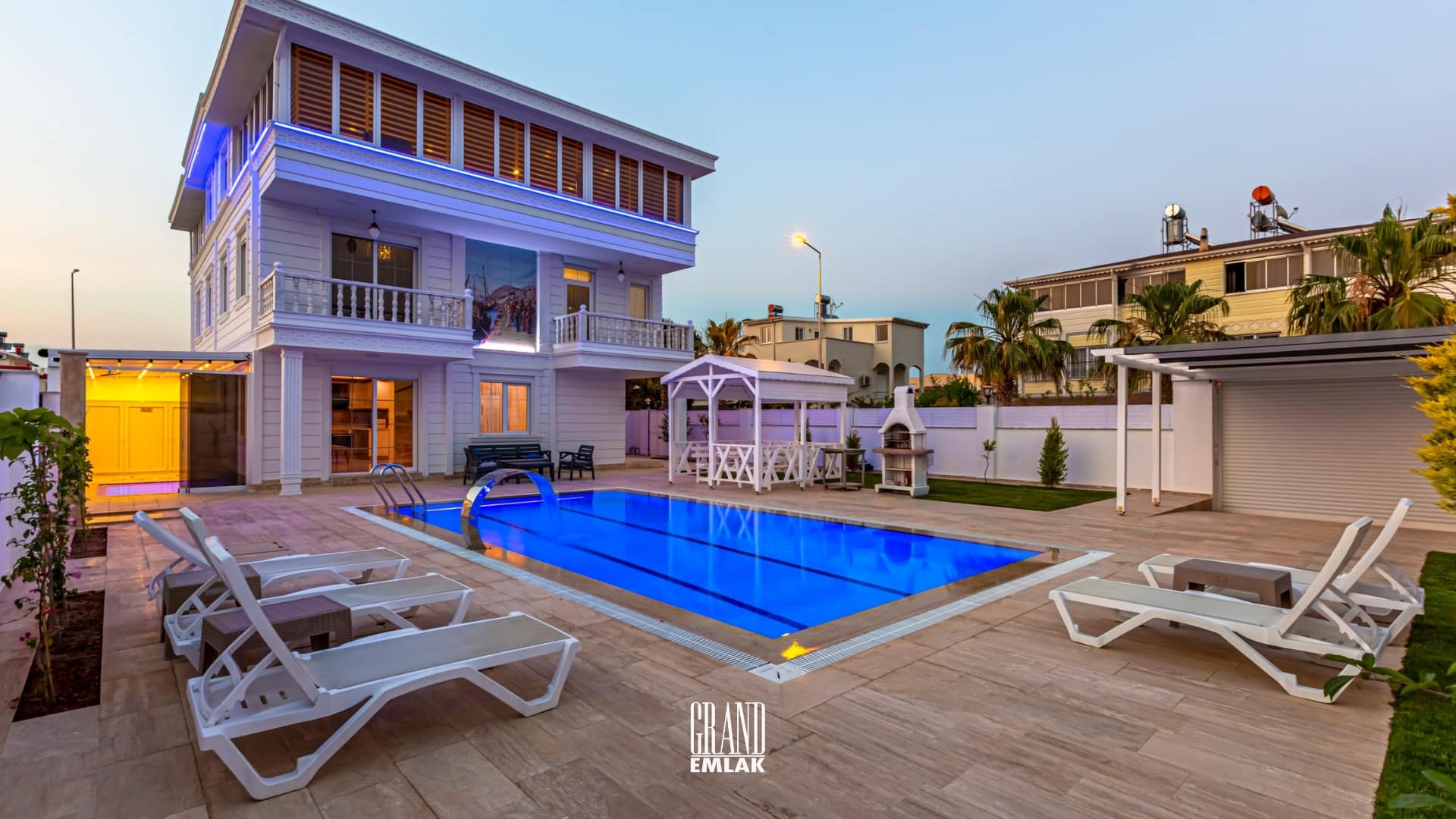 Kadriye’de Müstakil Havuzlu Ultra Lüks 5+1 Kiralık Villa (2)