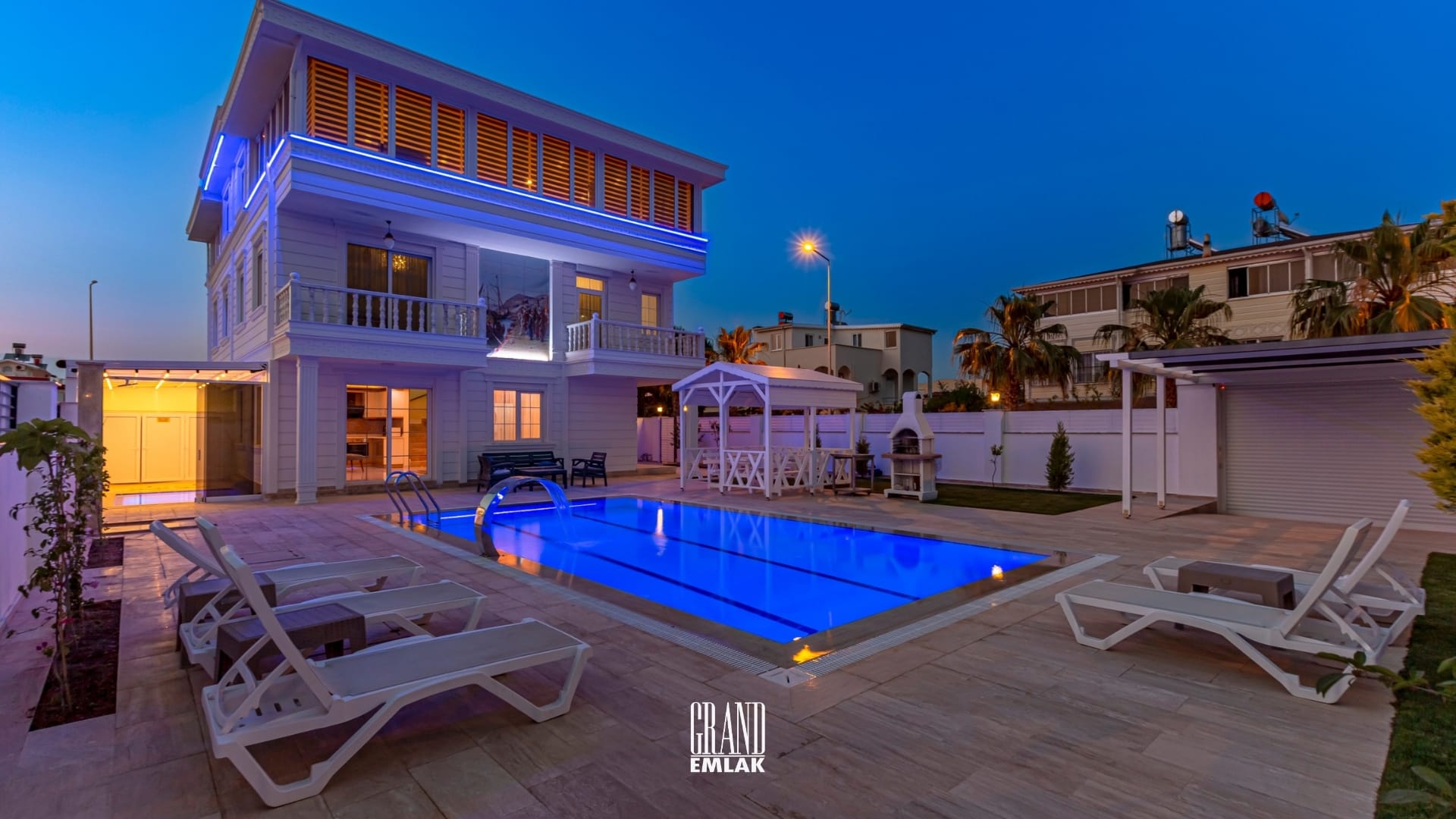 Kadriye’de Müstakil Havuzlu Ultra Lüks 5+1 Kiralık Villa (21)