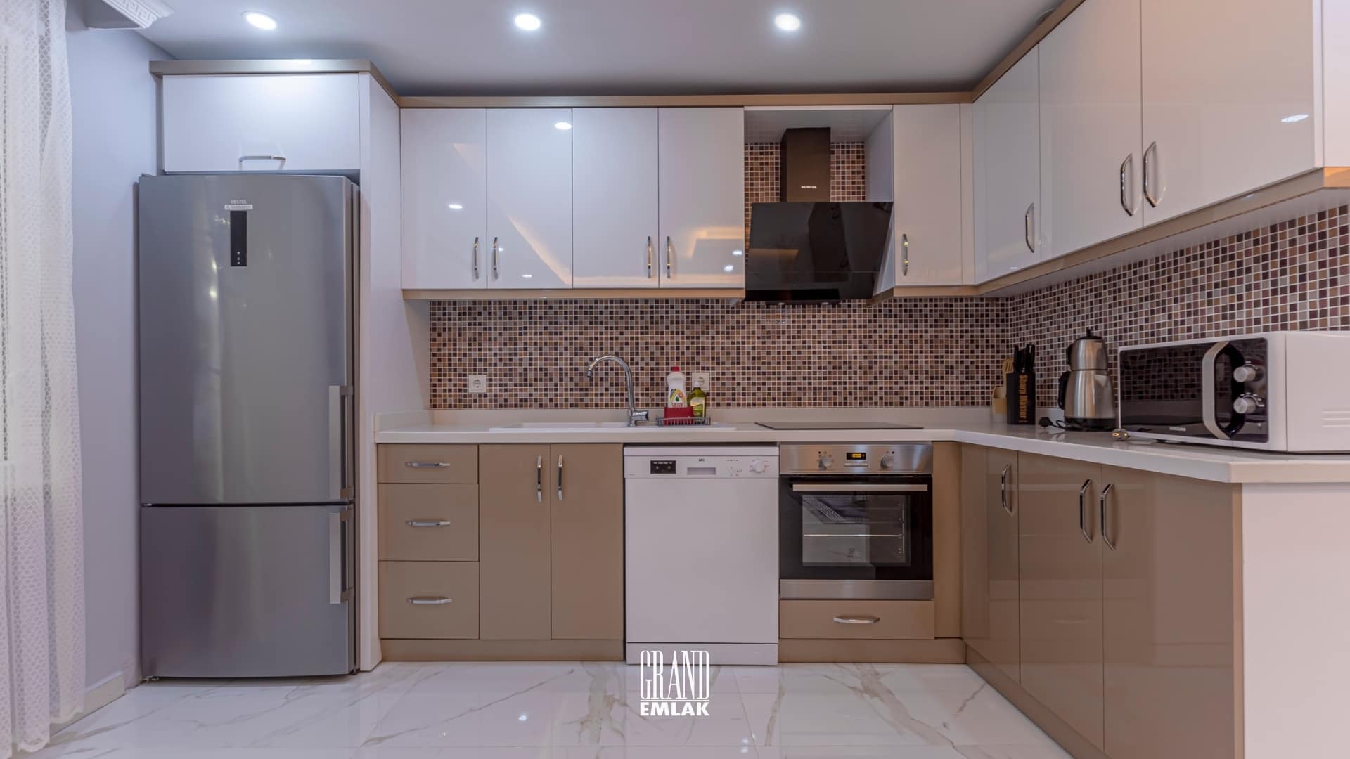 Kadriye’de Müstakil Havuzlu Ultra Lüks 5+1 Kiralık Villa (38)