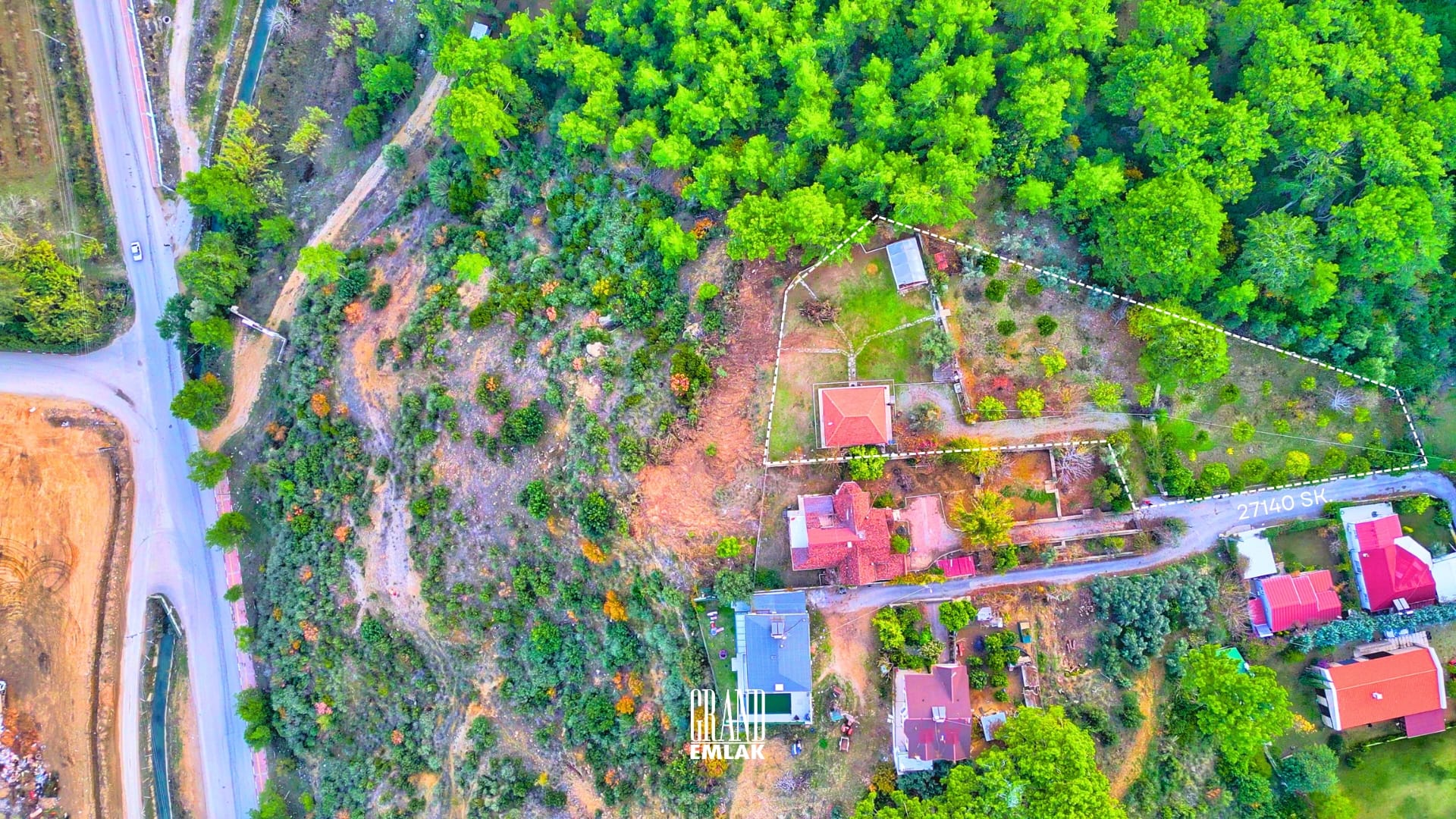 hacıaliler 3,7 dönüm arazi içinde konumlanmış villa (7)