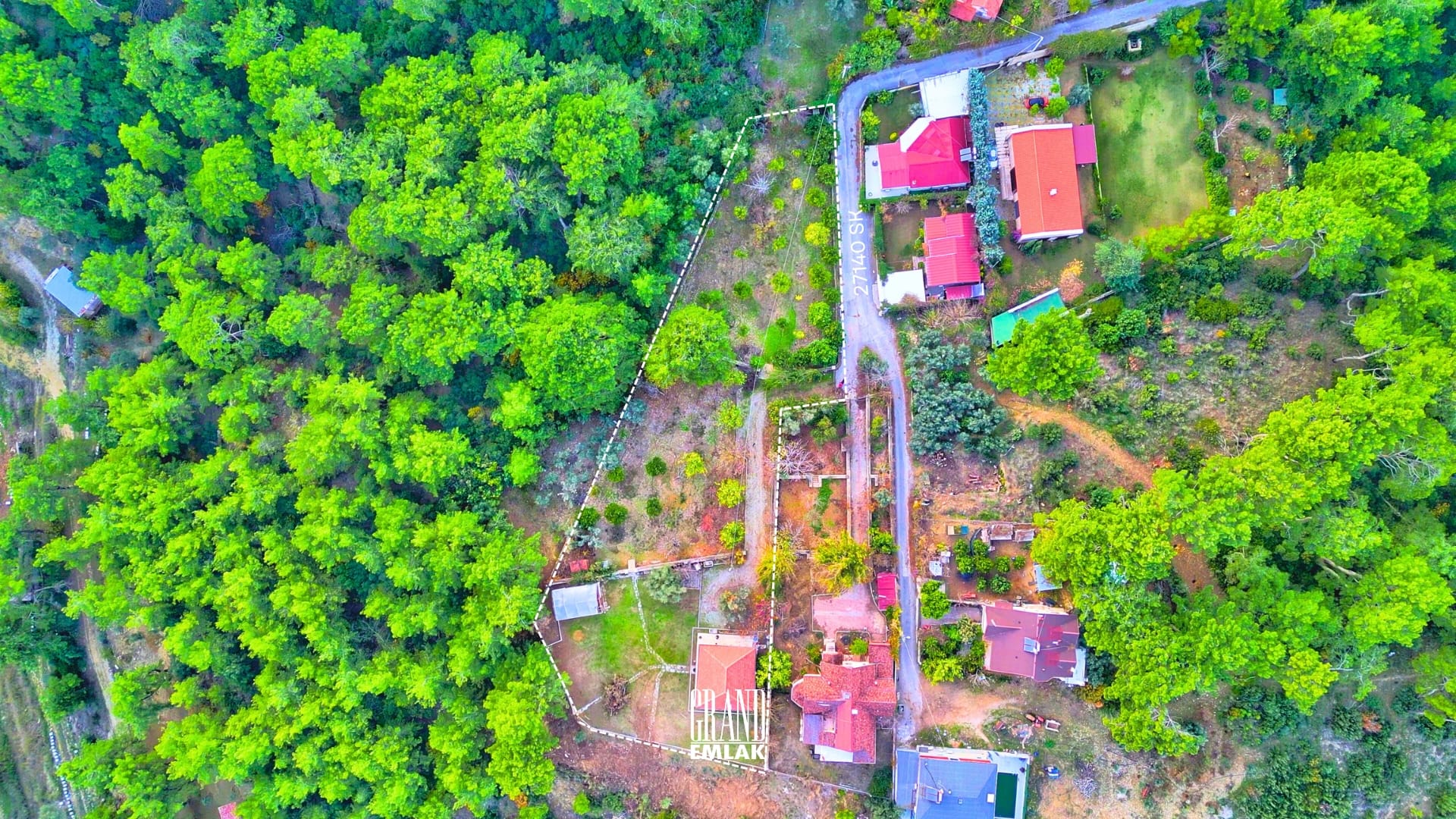 hacıaliler 3,7 dönüm arazi içinde konumlanmış villa (8)