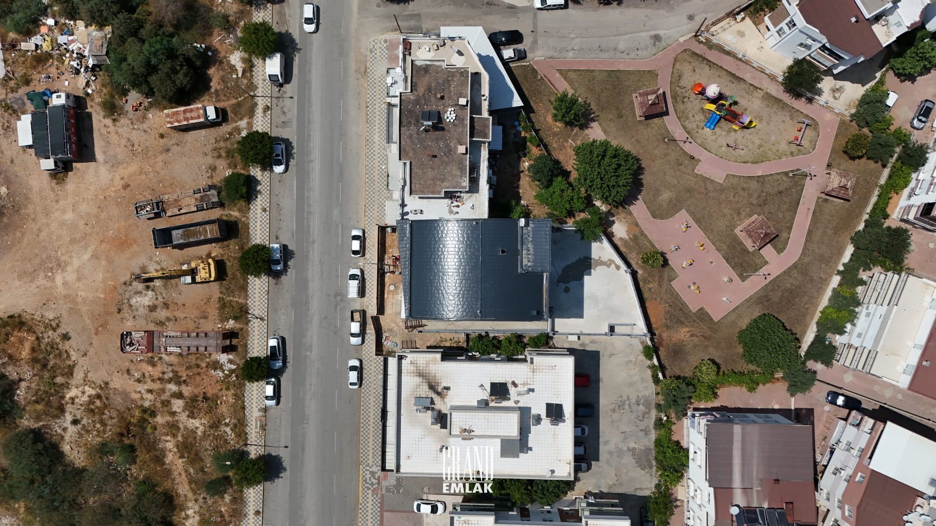 kiralık komple bina dükkan logolu (15)