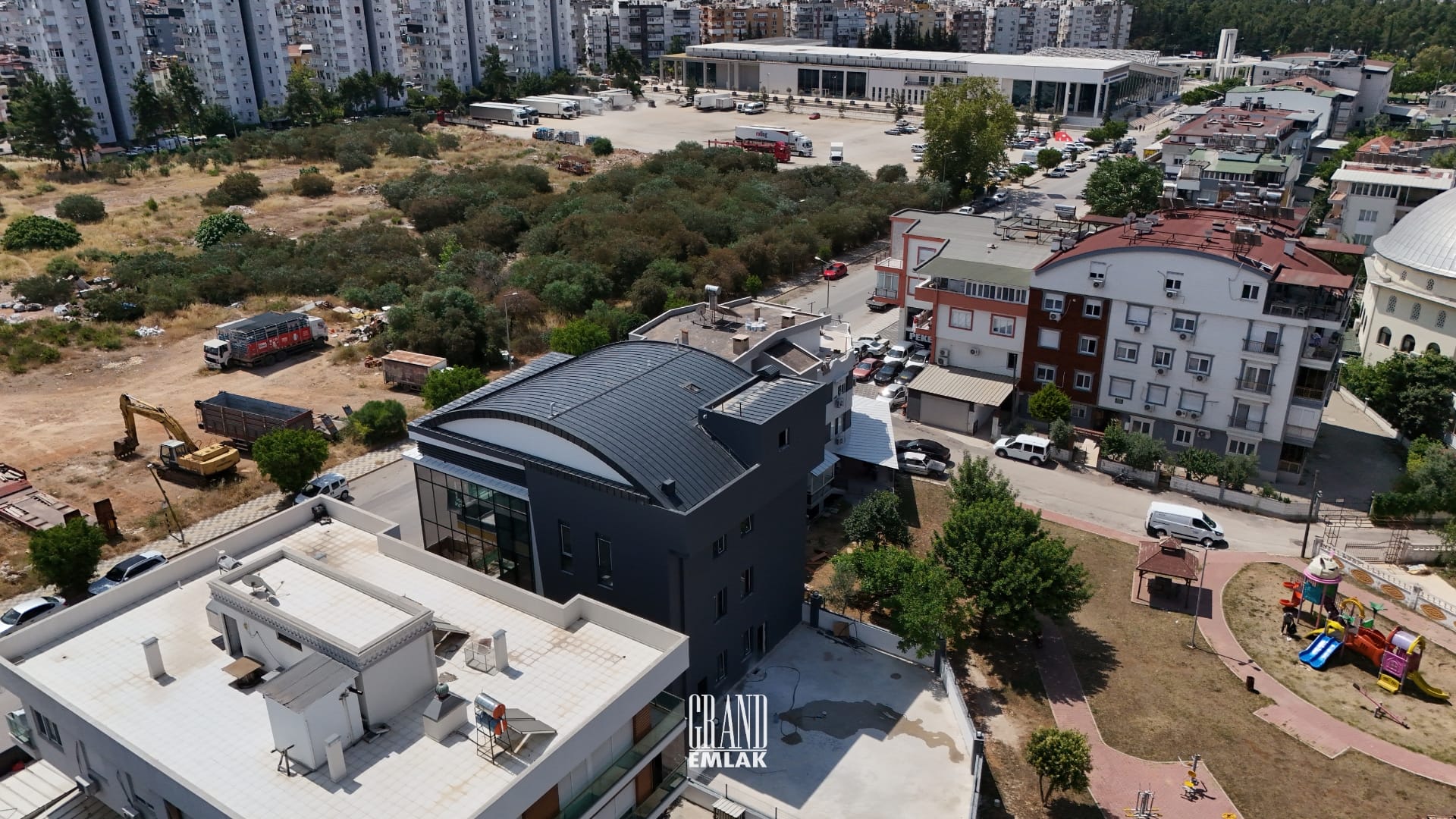 kiralık komple bina dükkan logolu (17)