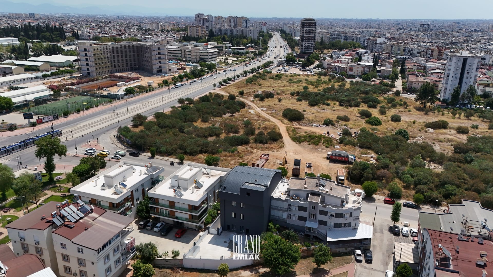 kiralık komple bina dükkan logolu (21)