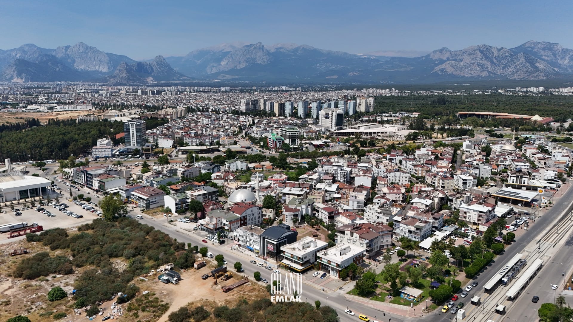 kiralık komple bina dükkan logolu (24)