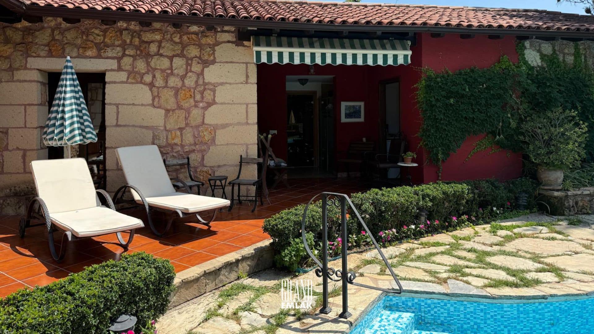 ANTALYA AKSU DA SATILIK ŞAHANE ÇİFTLİK EVİ (14)