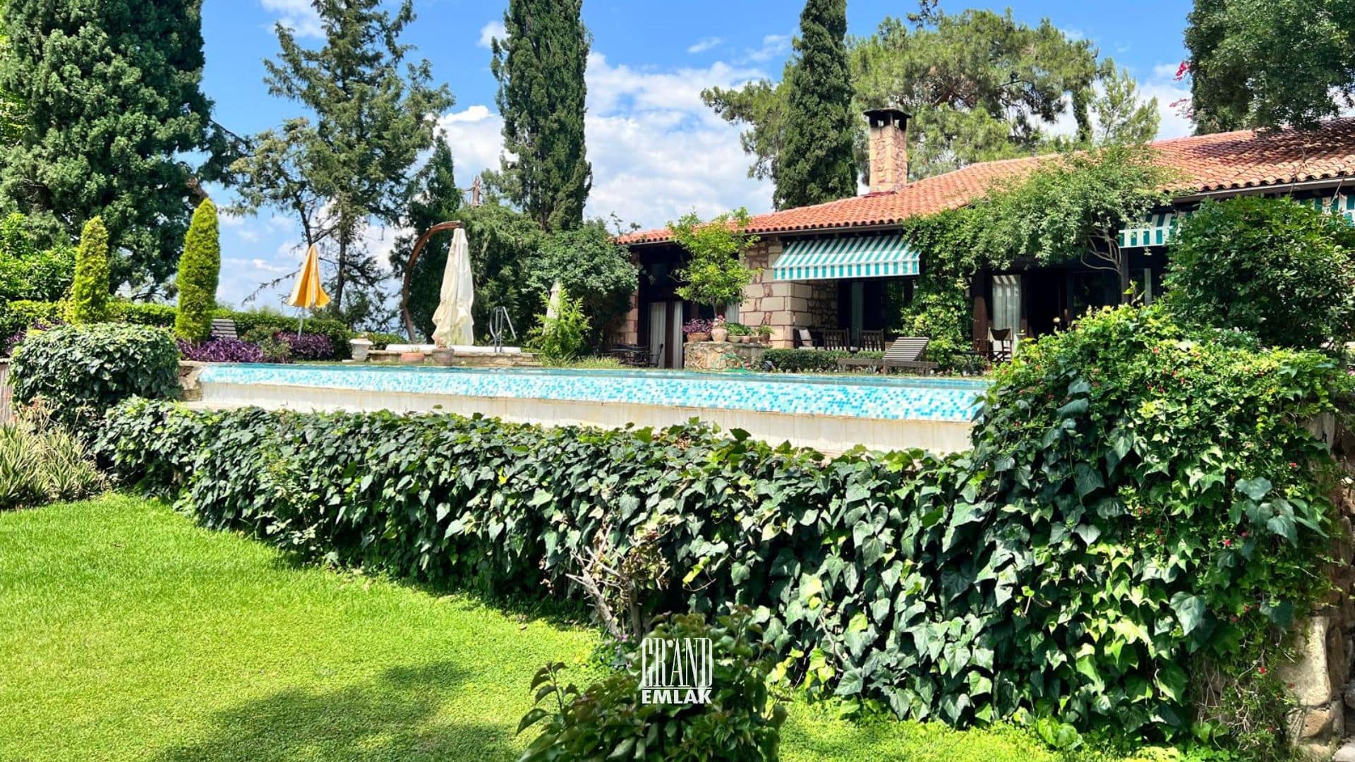 ANTALYA AKSU DA SATILIK ŞAHANE ÇİFTLİK EVİ (18)
