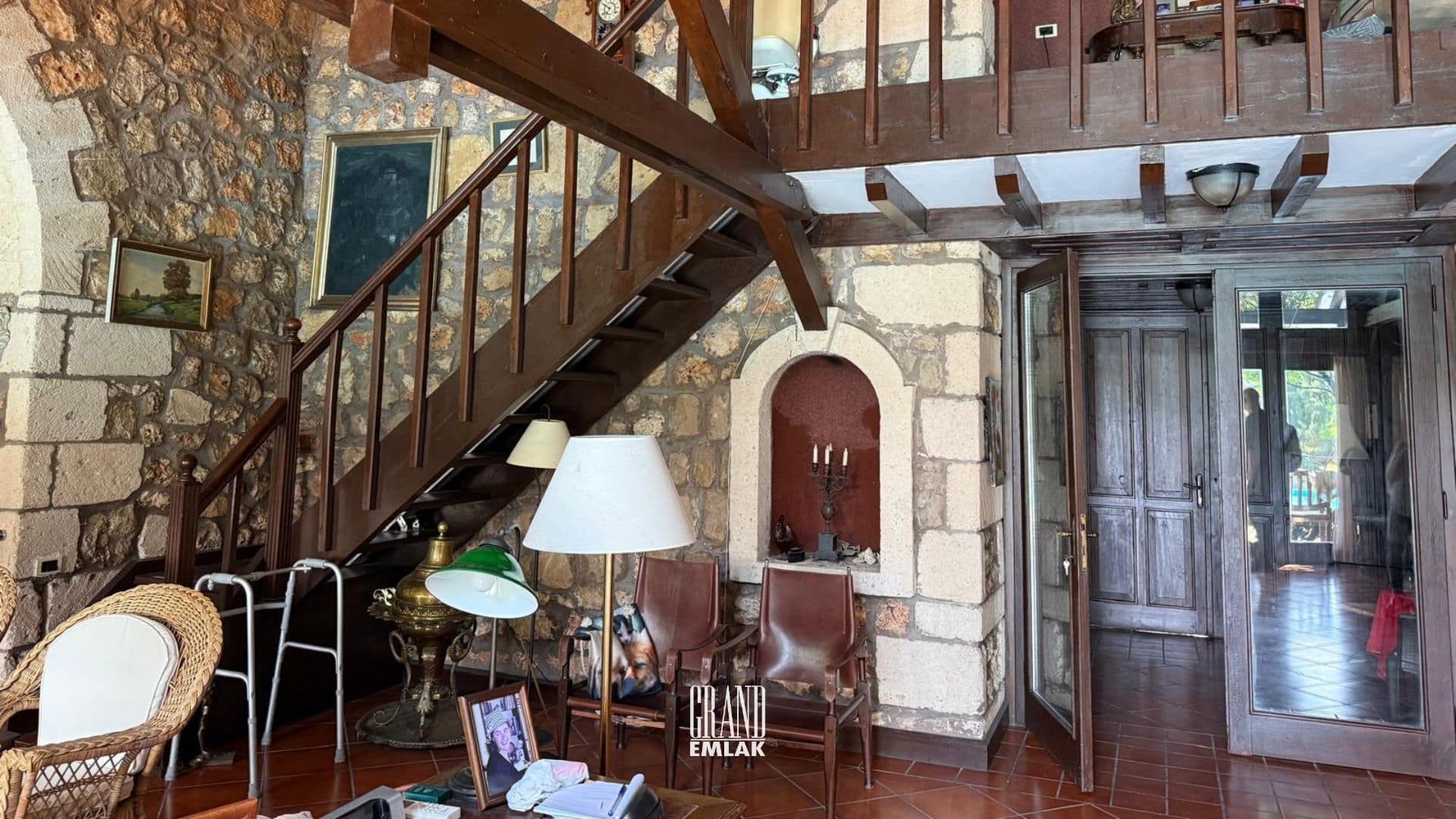 ANTALYA AKSU DA SATILIK ŞAHANE ÇİFTLİK EVİ (22)