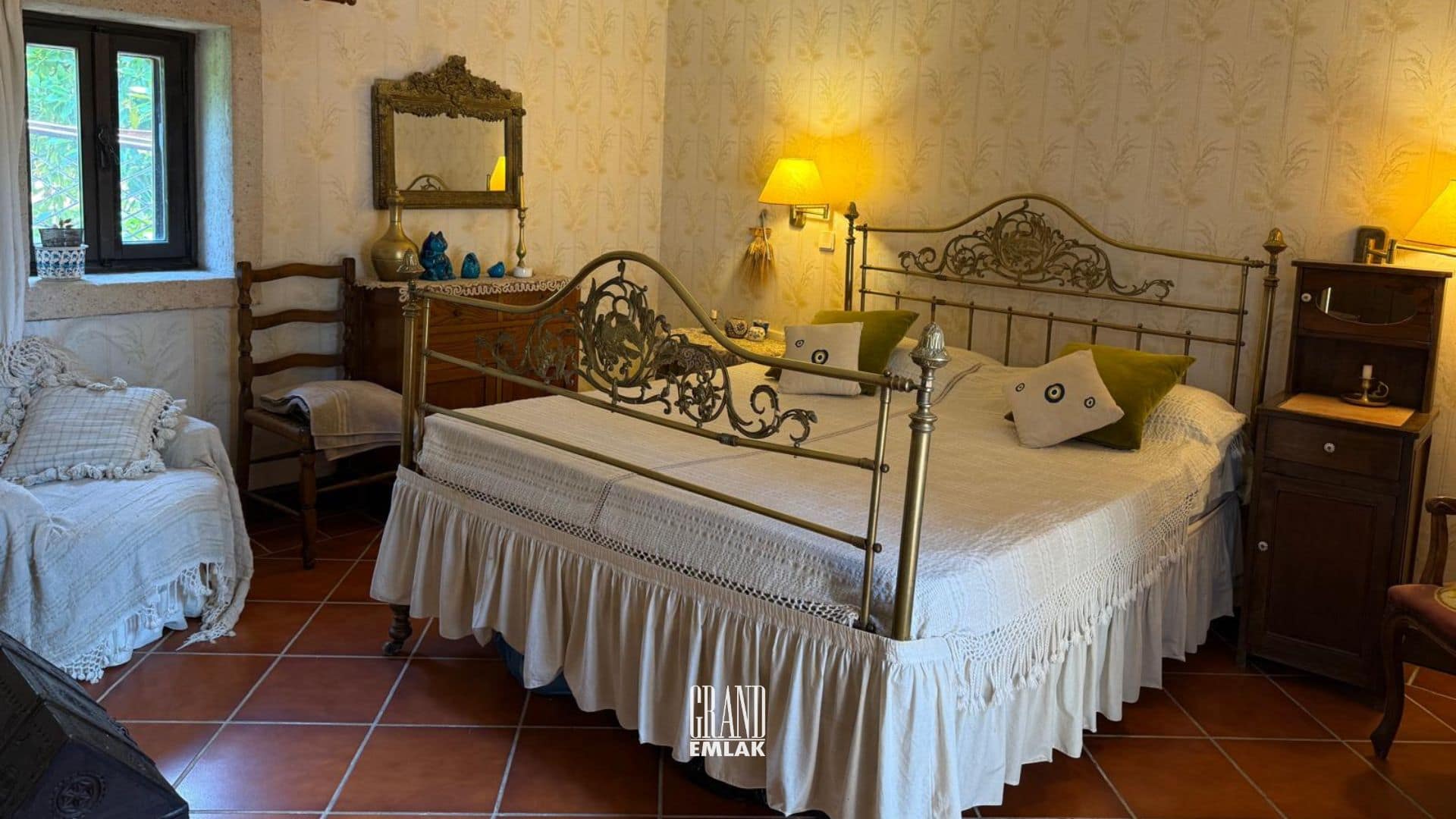 ANTALYA AKSU DA SATILIK ŞAHANE ÇİFTLİK EVİ (29)