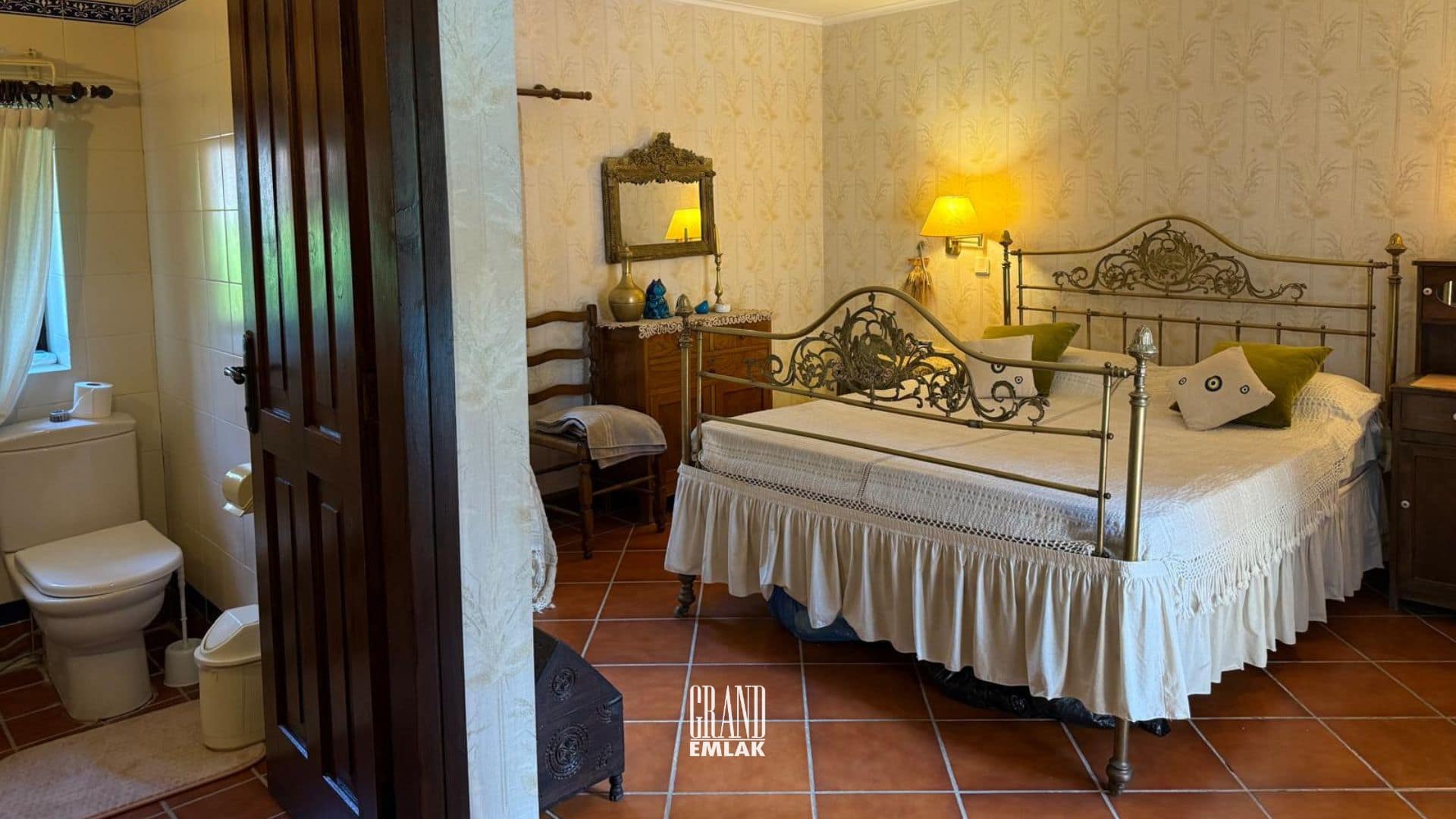 ANTALYA AKSU DA SATILIK ŞAHANE ÇİFTLİK EVİ (30)