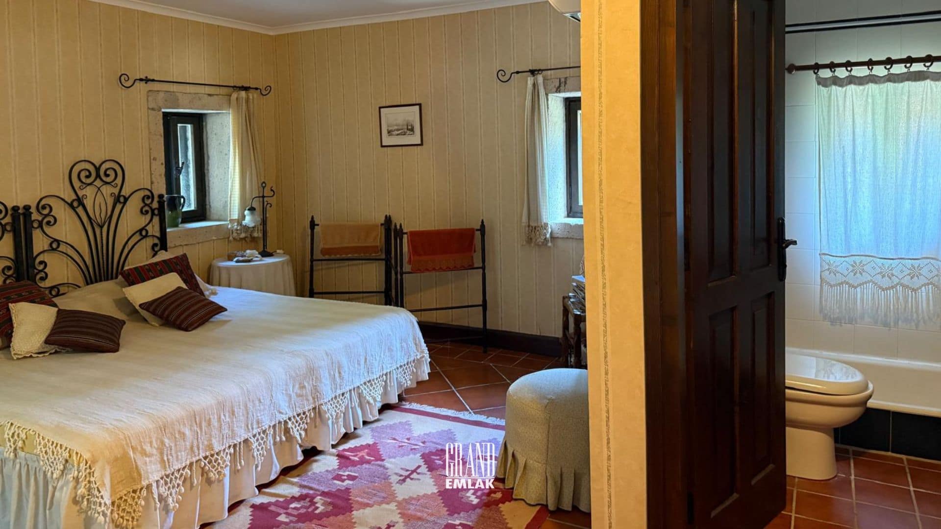 ANTALYA AKSU DA SATILIK ŞAHANE ÇİFTLİK EVİ (31)