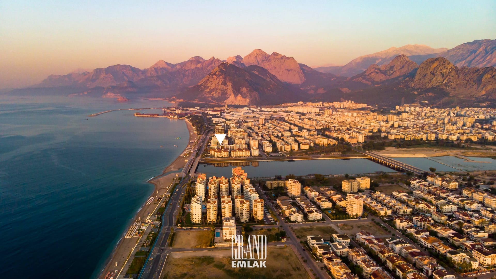 MAKİ PORT DENİZE SIFIR LÜKS REZİDANSTA SATILIK 4+1 TAM EŞYALI DAİRE