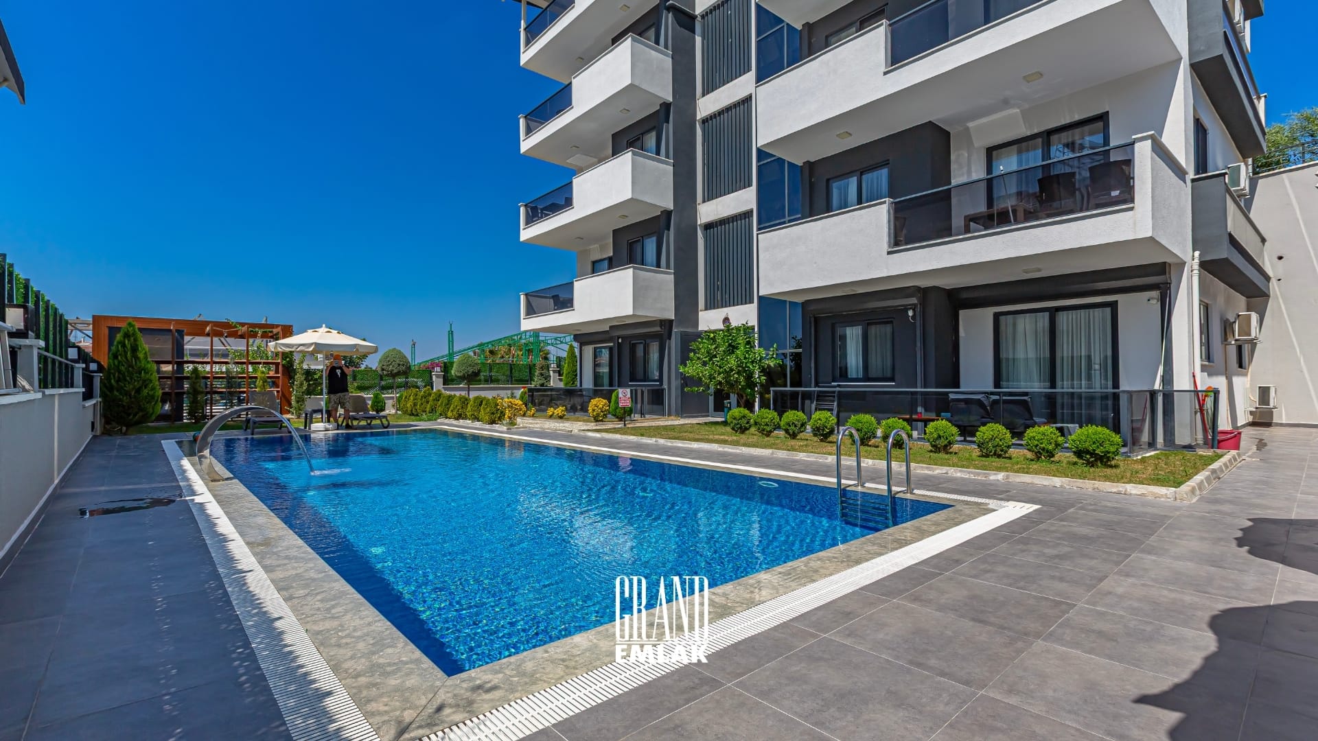 Manavgat’ta Denize Yakın Lojman Olabilecek Satılık 10 Odalı Butik Otel DRON logolu (17)