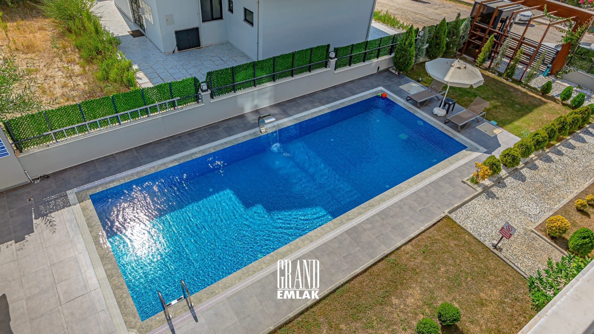 Manavgat’ta Denize Yakın Lojman Olabilecek Satılık 10 Odalı Butik Otel DRON logolu (19)