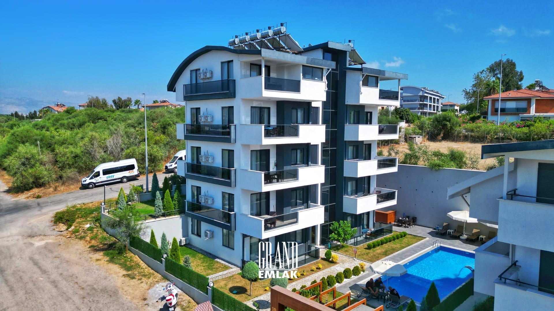 Manavgat’ta Denize Yakın Lojman Olabilecek Satılık 10 Odalı Butik Otel DRON logolu (2)