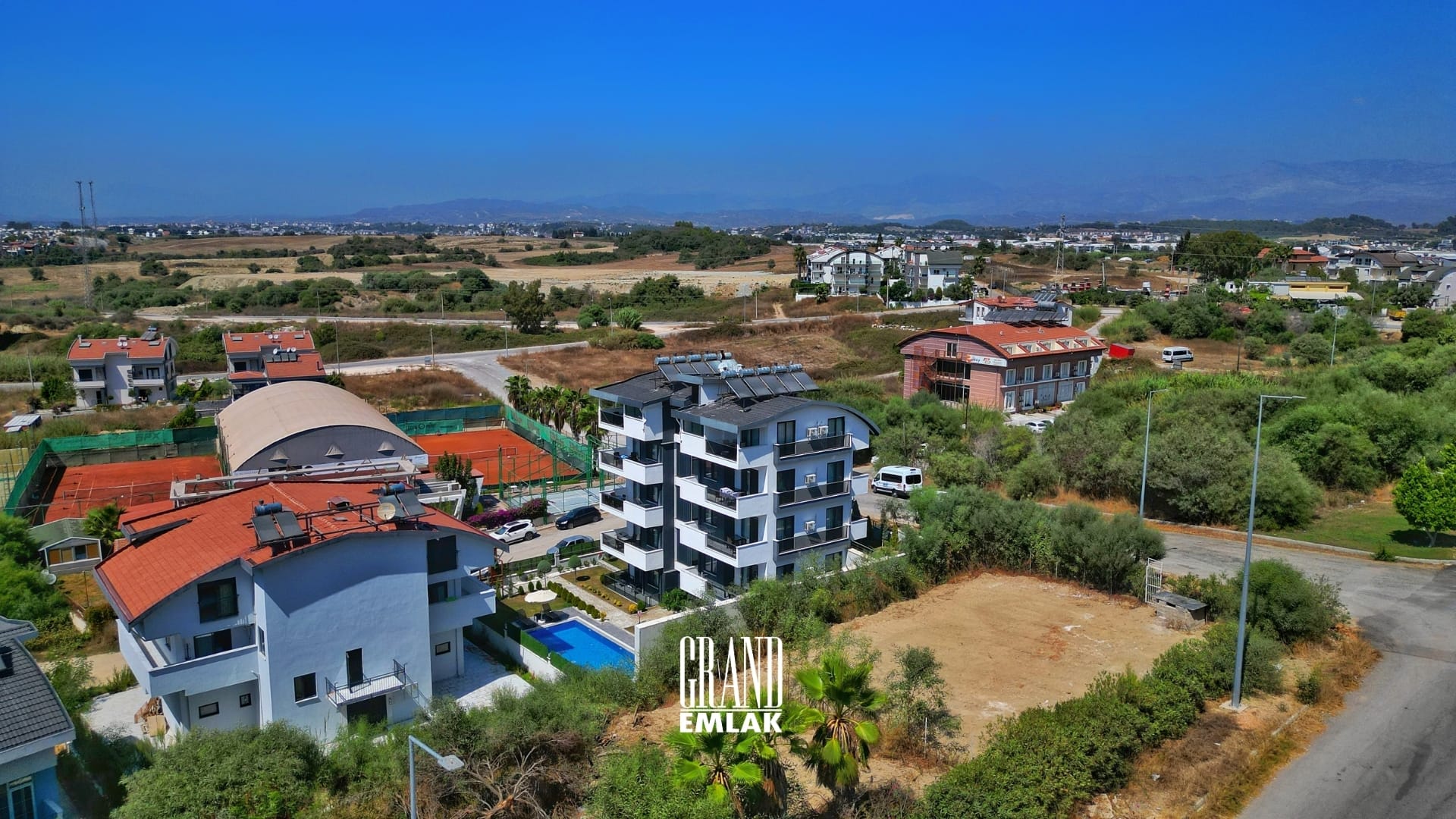 Manavgat’ta Denize Yakın Lojman Olabilecek Satılık 10 Odalı Butik Otel DRON logolu (23)