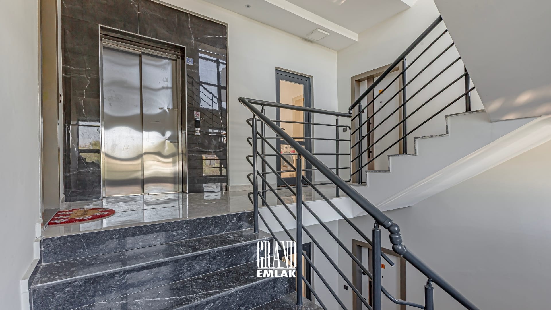 Manavgat’ta Denize Yakın Lojman Olabilecek Satılık 10 Odalı Butik Otel DRON logolu (34)