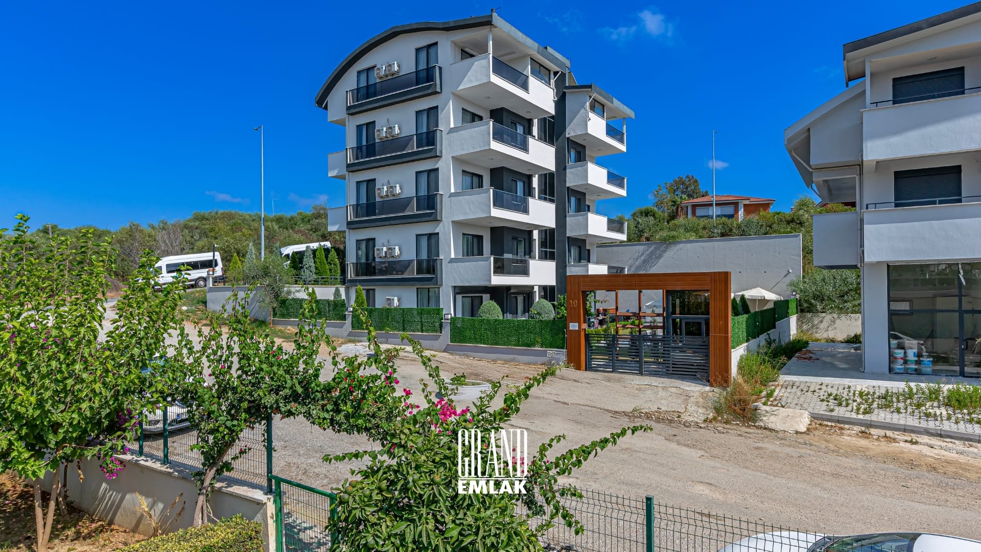 Manavgat’ta Denize Yakın Lojman Olabilecek Satılık 10 Odalı Butik Otel DRON logolu (4)