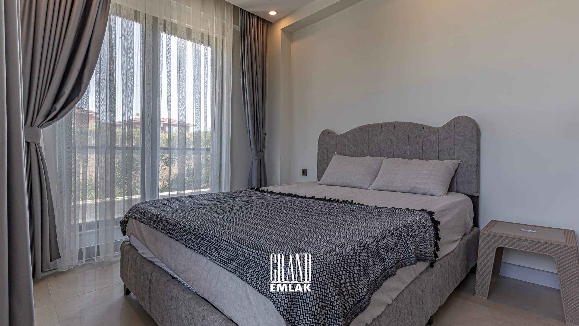 Manavgat’ta Denize Yakın Lojman Olabilecek Satılık 10 Odalı Butik Otel DRON logolu (44)