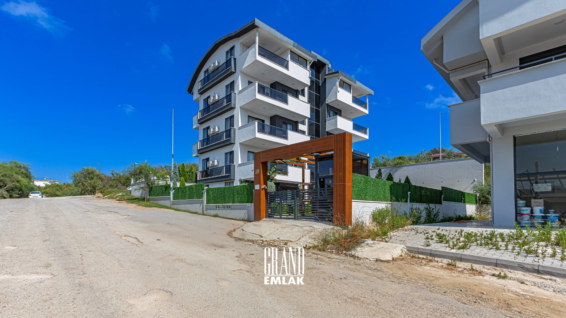 Manavgat’ta Denize Yakın Lojman Olabilecek Satılık 10 Odalı Butik Otel DRON logolu (5)