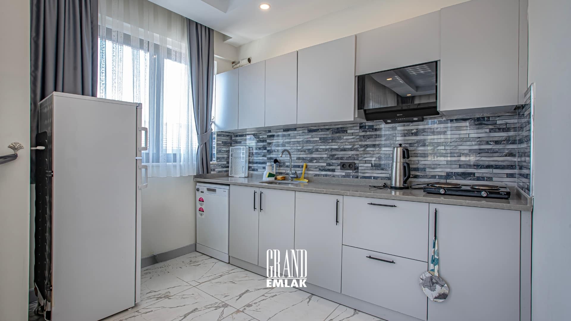 Manavgat’ta Denize Yakın Lojman Olabilecek Satılık 10 Odalı Butik Otel DRON logolu (50)