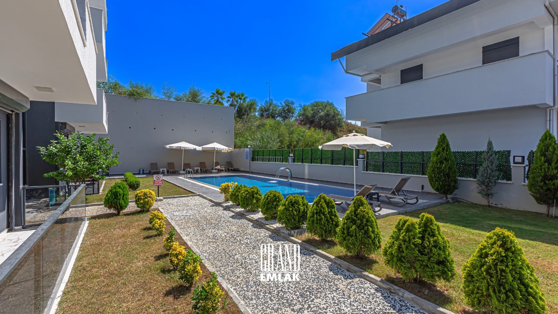 Manavgat’ta Denize Yakın Lojman Olabilecek Satılık 10 Odalı Butik Otel DRON logolu (9)