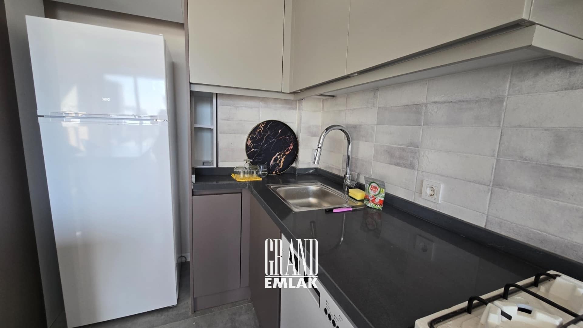 ALTINTAŞTA KAPALI OTOPARKLI SIFIR EŞYALI 1+1 KİRALIK DAİRE (10)