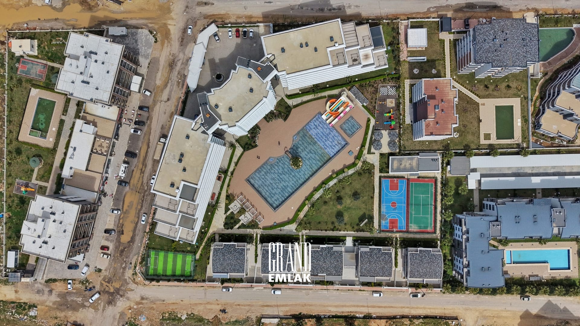 Allure – Lüks Site İçerisinde, Full Eşyalı, Donanımlı 4+1 Satılık Villa R1 (1)