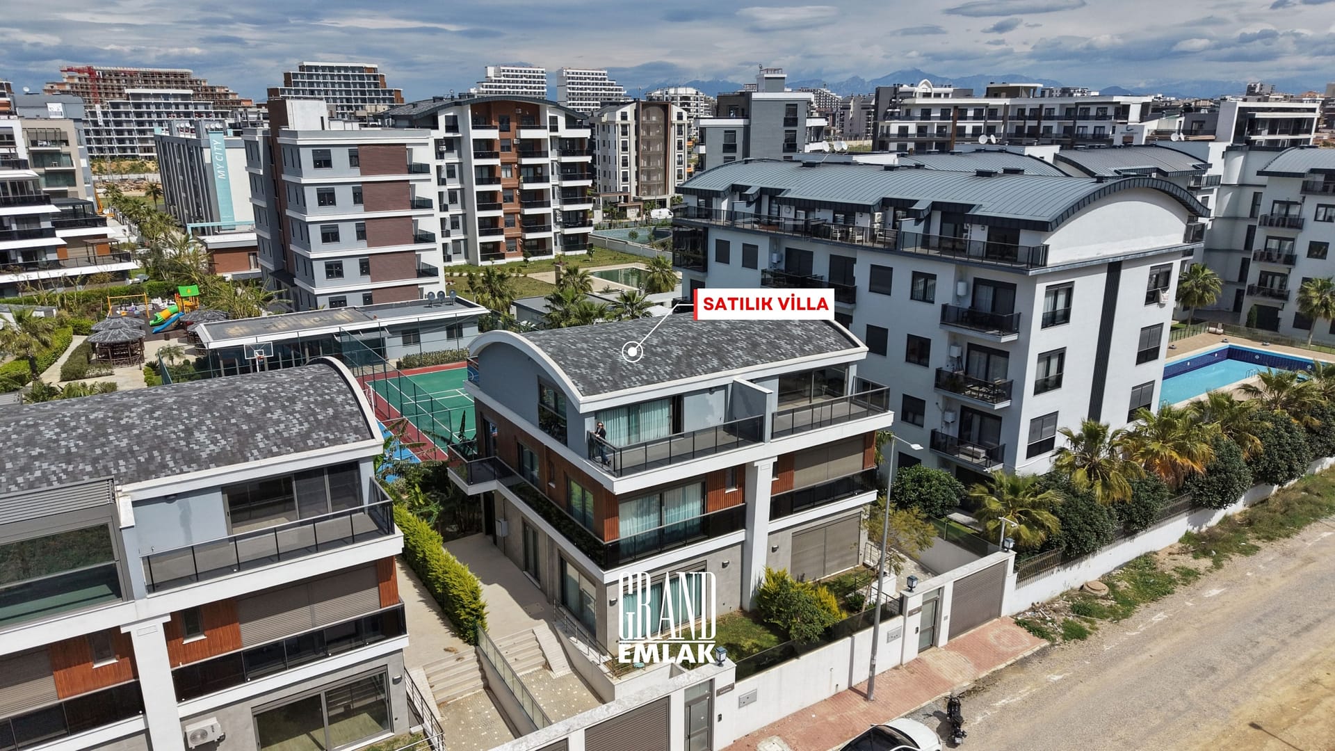 Allure – Lüks Site İçerisinde, Full Eşyalı, Donanımlı 4+1 Satılık Villa R1 (13)
