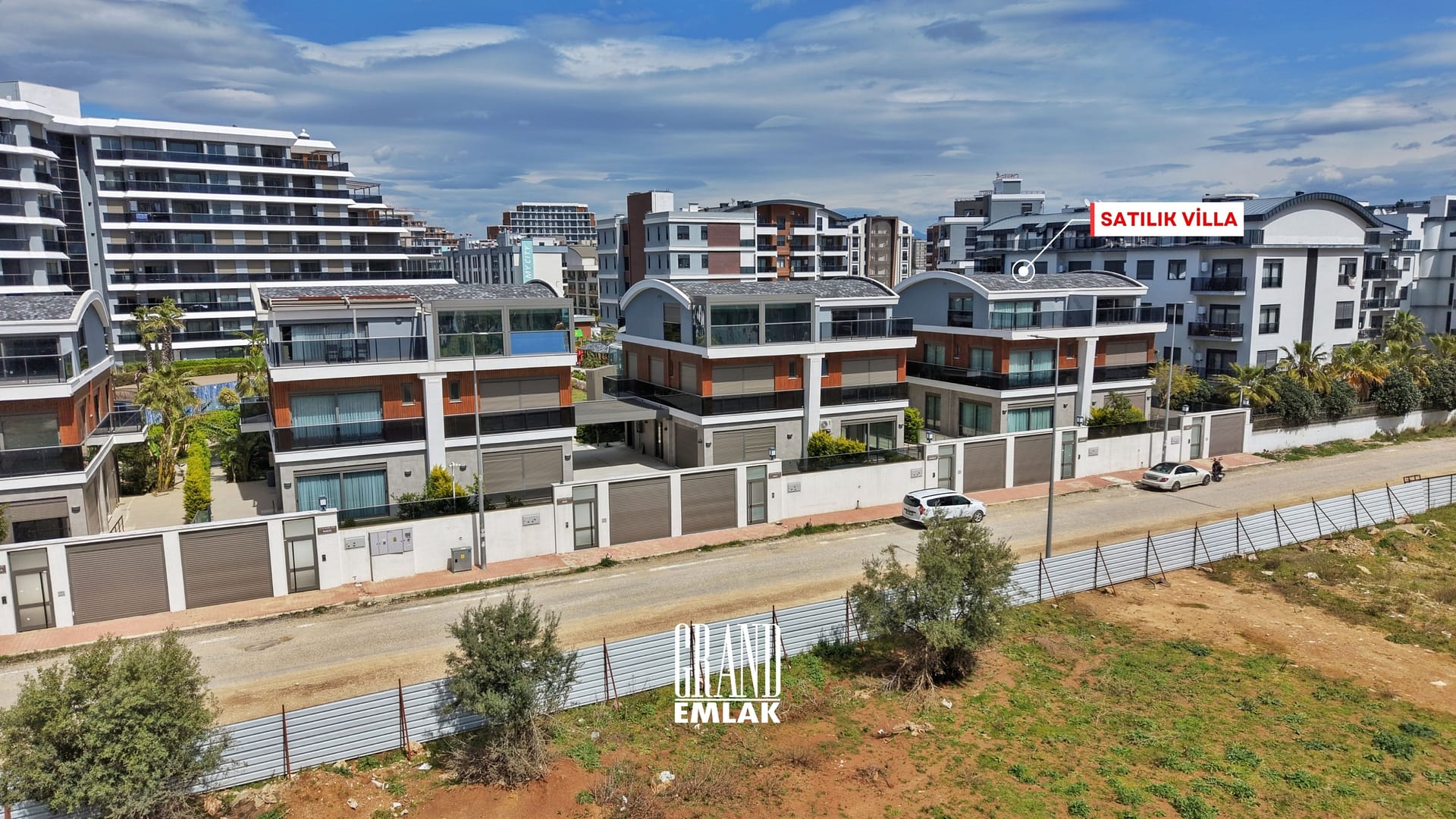 Allure – Lüks Site İçerisinde, Full Eşyalı, Donanımlı 4+1 Satılık Villa R1 (3)