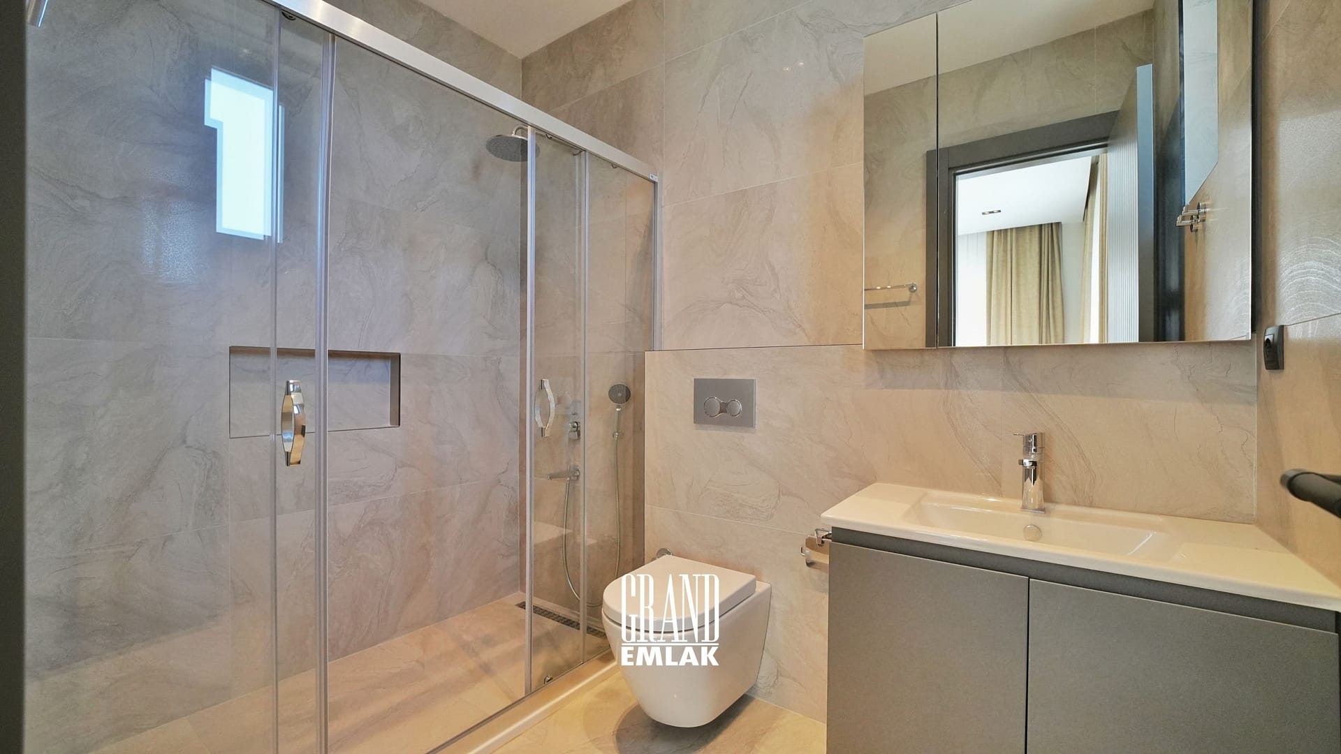 Allure – Lüks Site İçerisinde, Full Eşyalı, Donanımlı 4+1 Satılık Villa R1 (36)