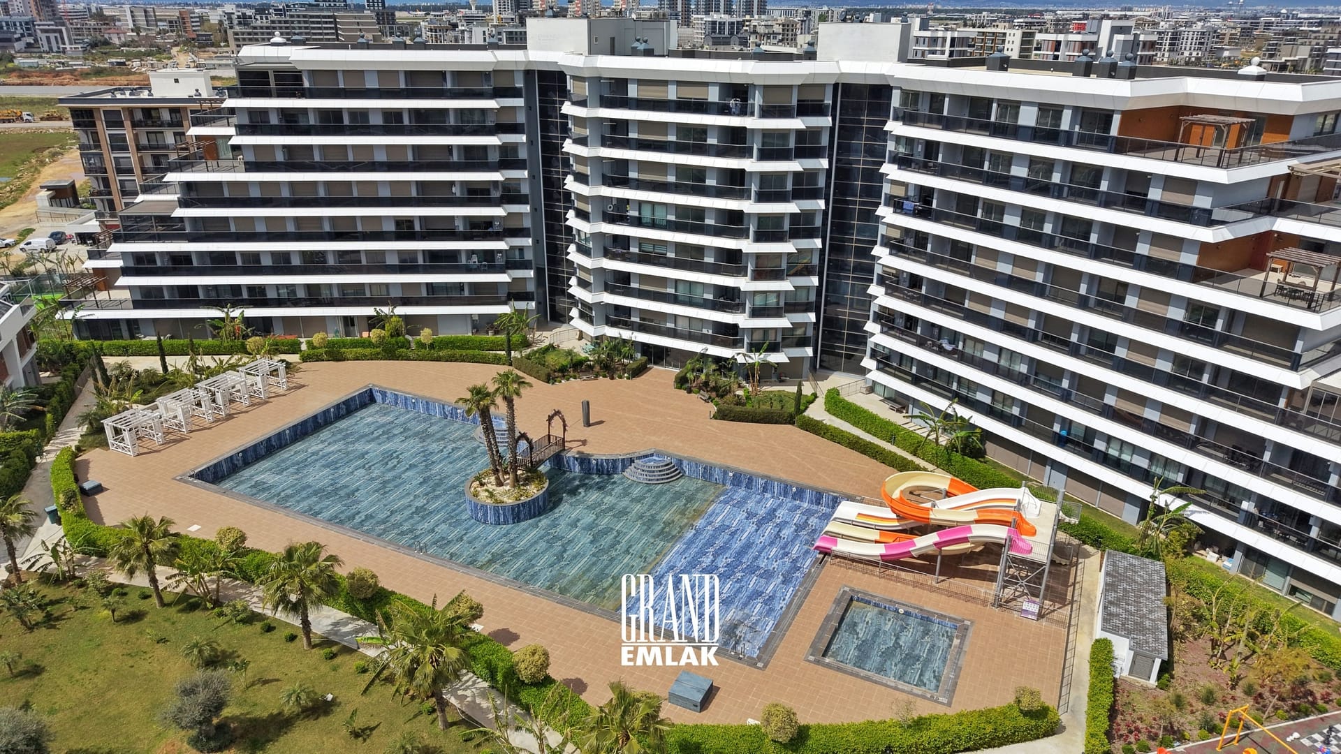Allure – Lüks Site İçerisinde, Full Eşyalı, Donanımlı 4+1 Satılık Villa R1 (6)
