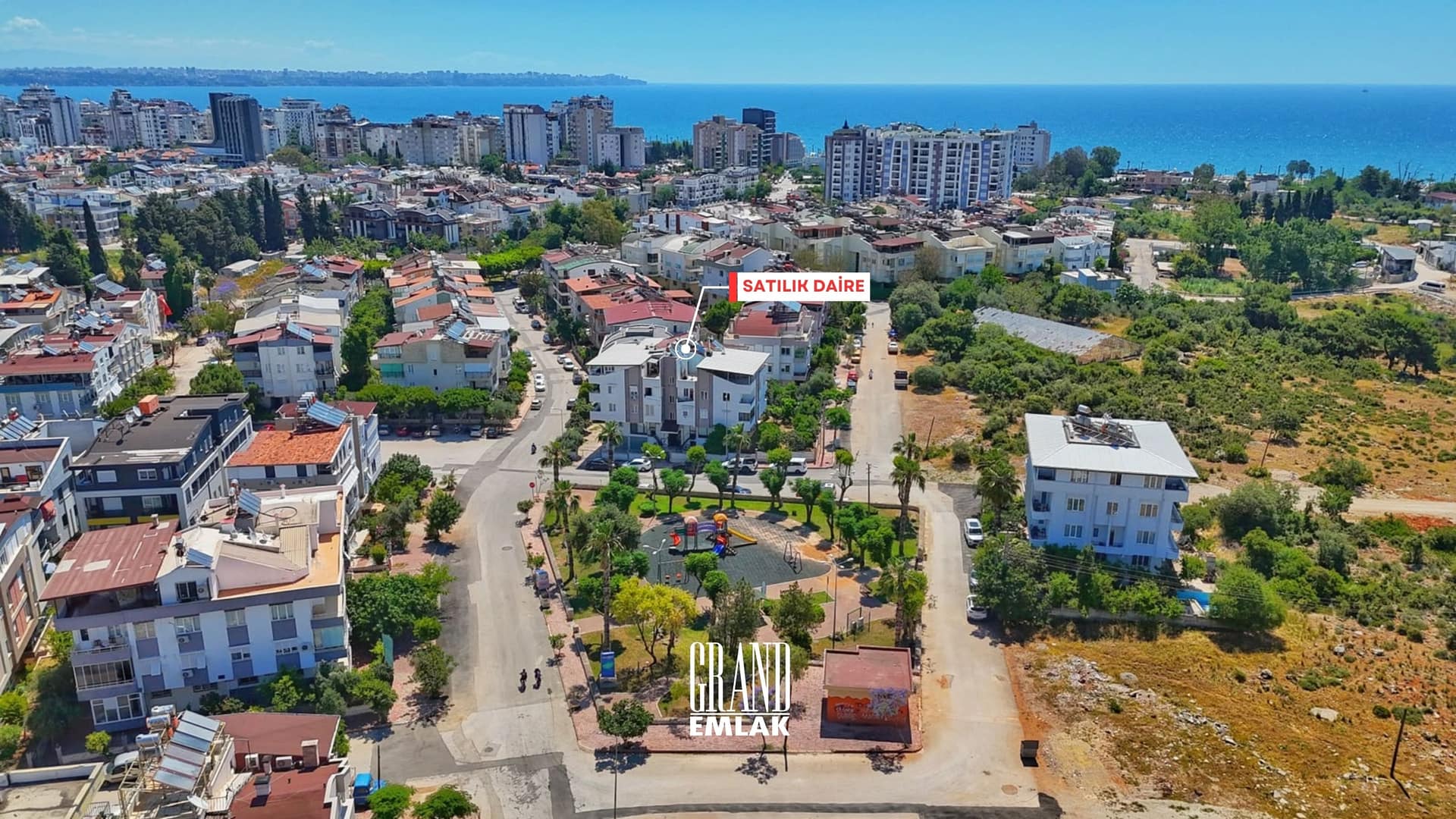 KUŞKAVADA DENİZE YÜRÜME MESAFESİNDE GENİŞ VE KONFORLU 3+1 DAİRE 1 (11)