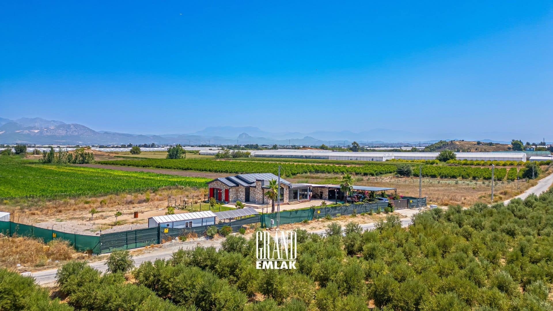ANTALYA EMİNCELERDE 16 DÖNÜM ARSA_DA SATILIK MÜSTAKİL VİLLA (14)