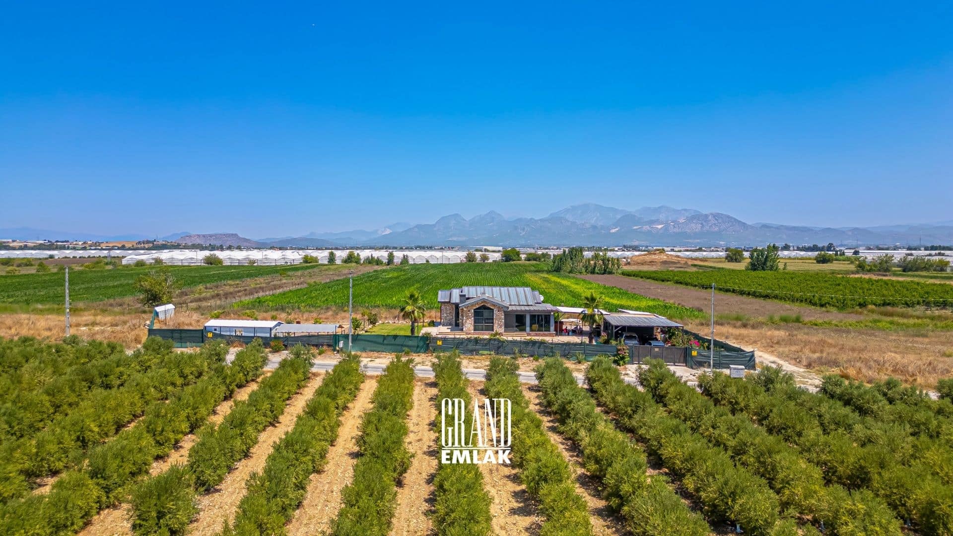 ANTALYA EMİNCELERDE 16 DÖNÜM ARSA_DA SATILIK MÜSTAKİL VİLLA (17)
